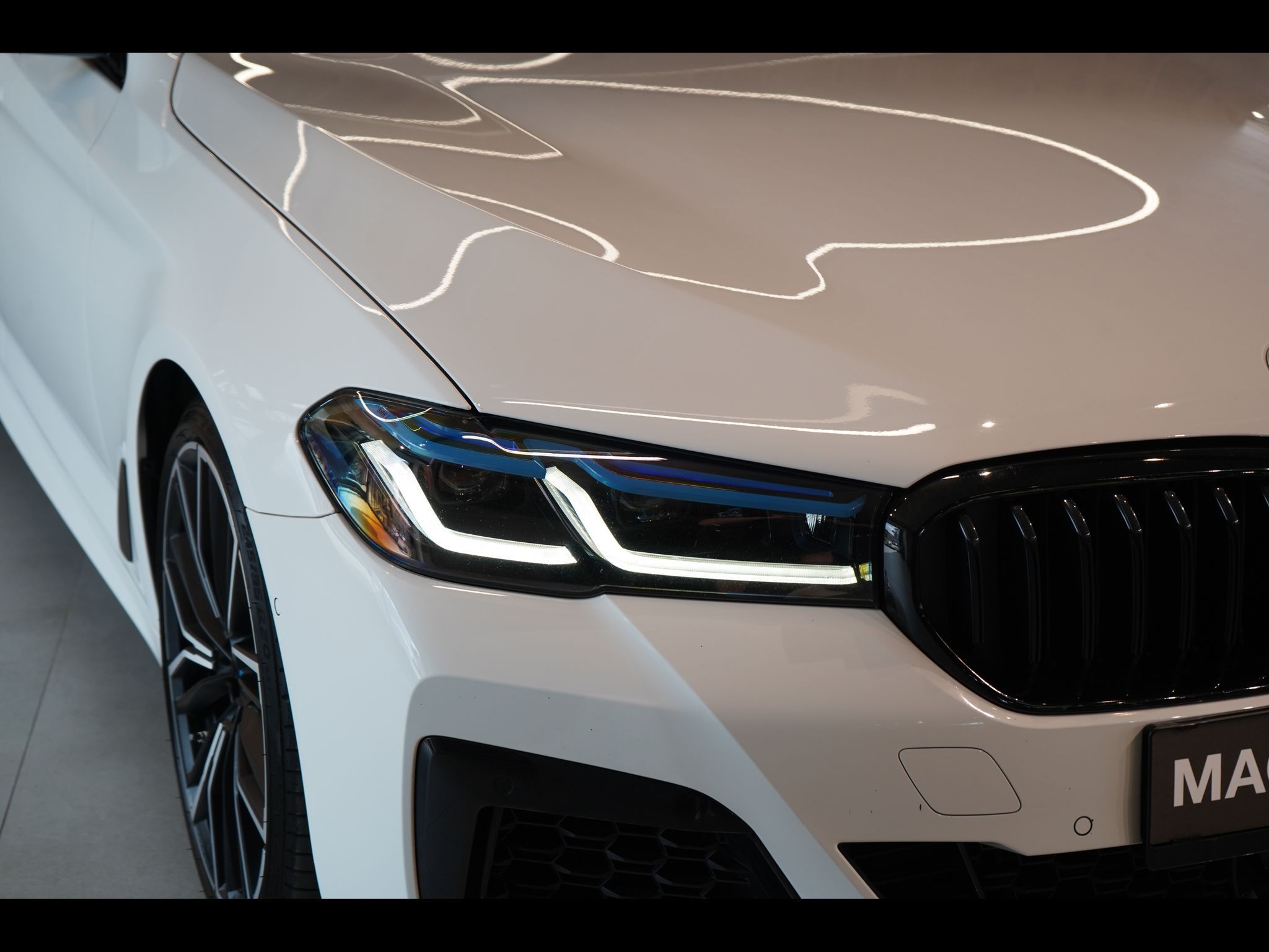 BMW Řada 5, M550i xDrive, Nezávislé, Laser - fotka 5