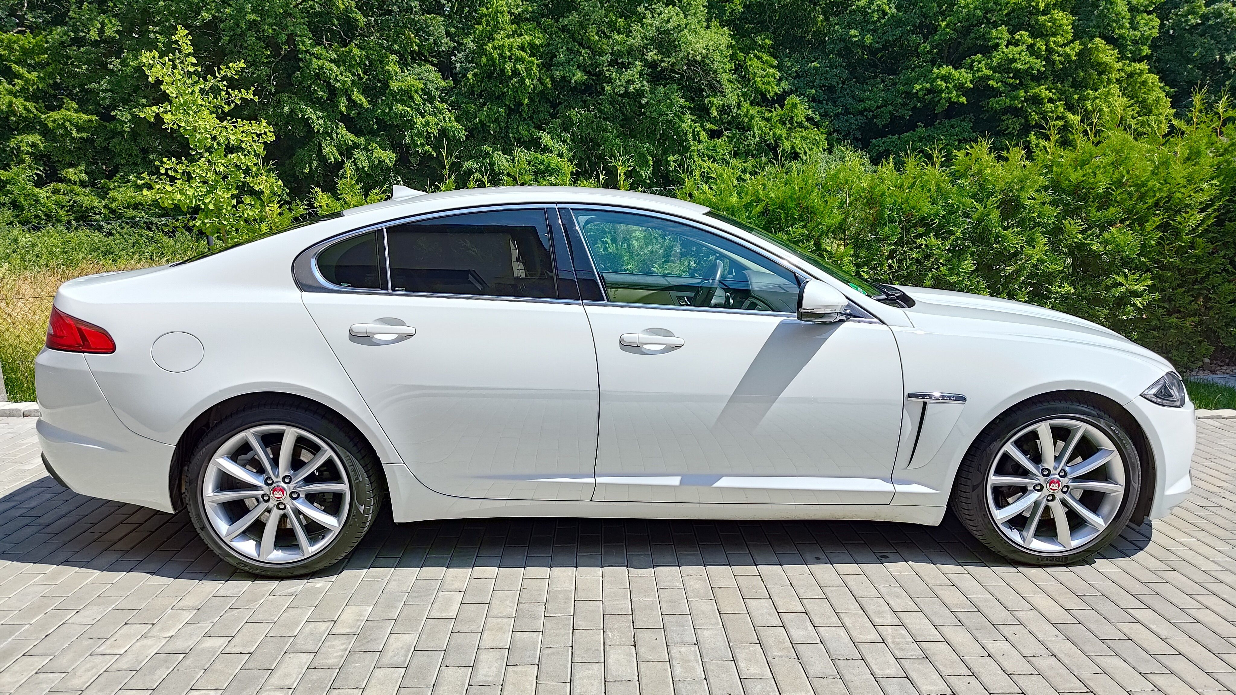 Jaguar XF, 3.0 D 177kW DTOP STAV a SERVIS - fotka 2