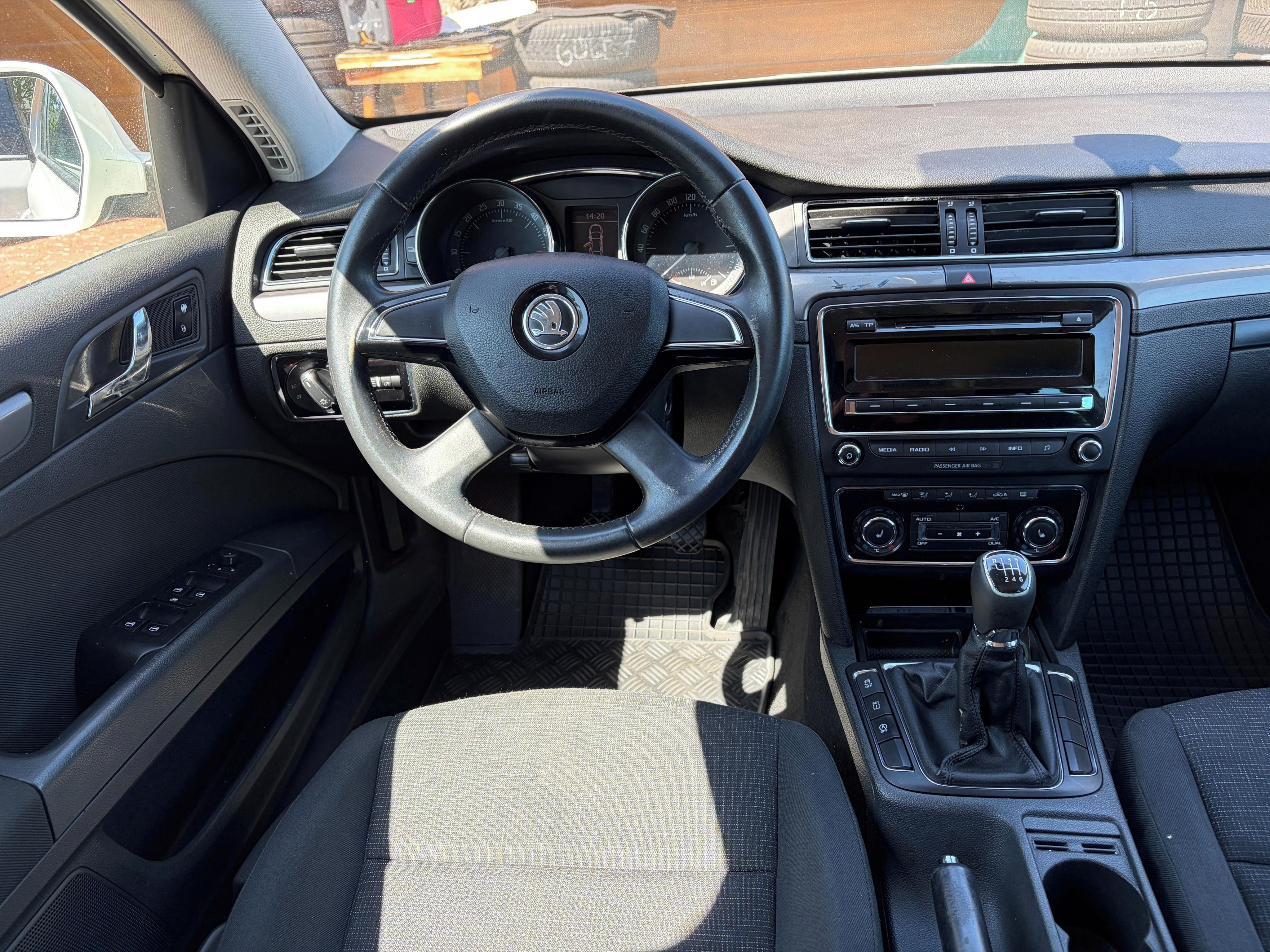 Škoda Superb, 2.0Tdi, 103kw - fotka 6
