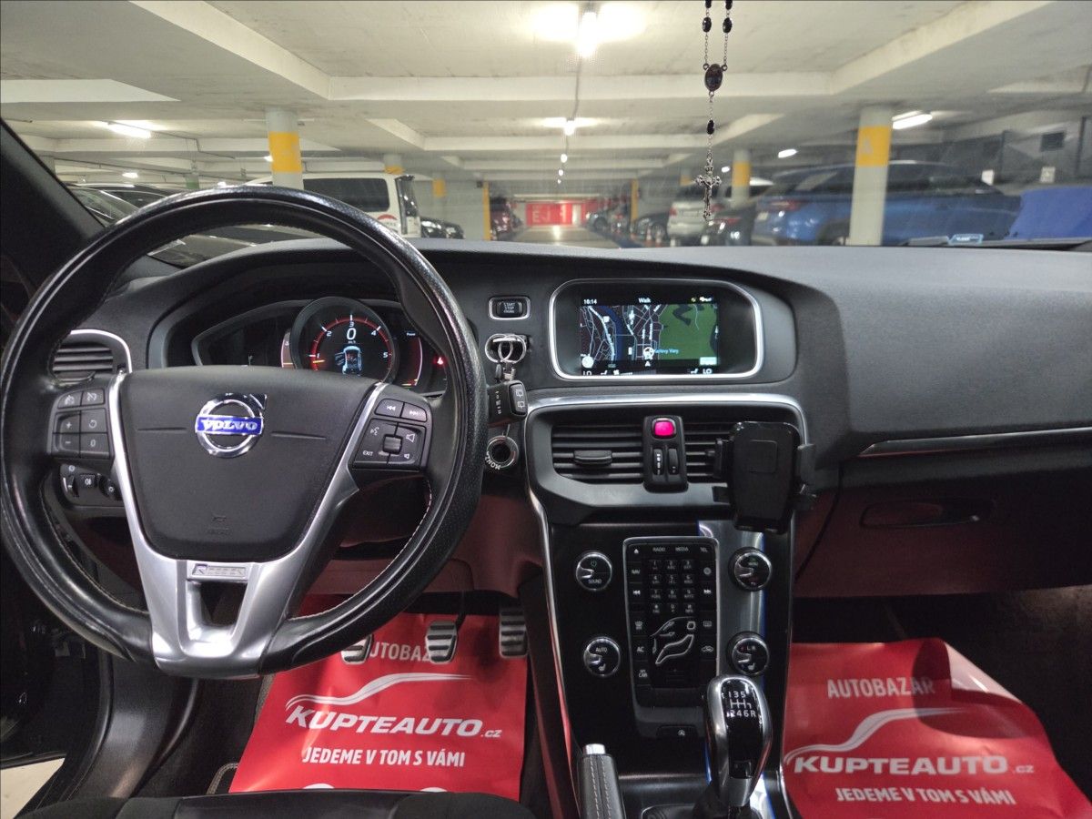 Volvo V40, 2,0 5VÁLEC ! TOP  R design - fotka 6