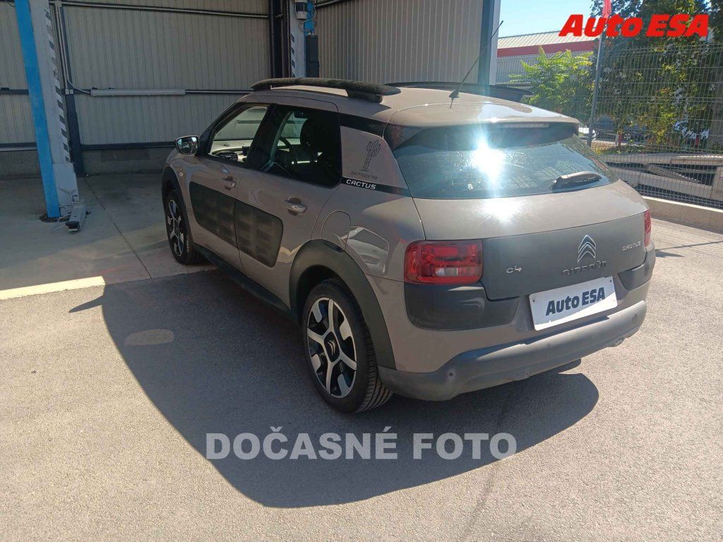 Citroën C4 Cactus, 1.2 PT,ČR - fotka 2