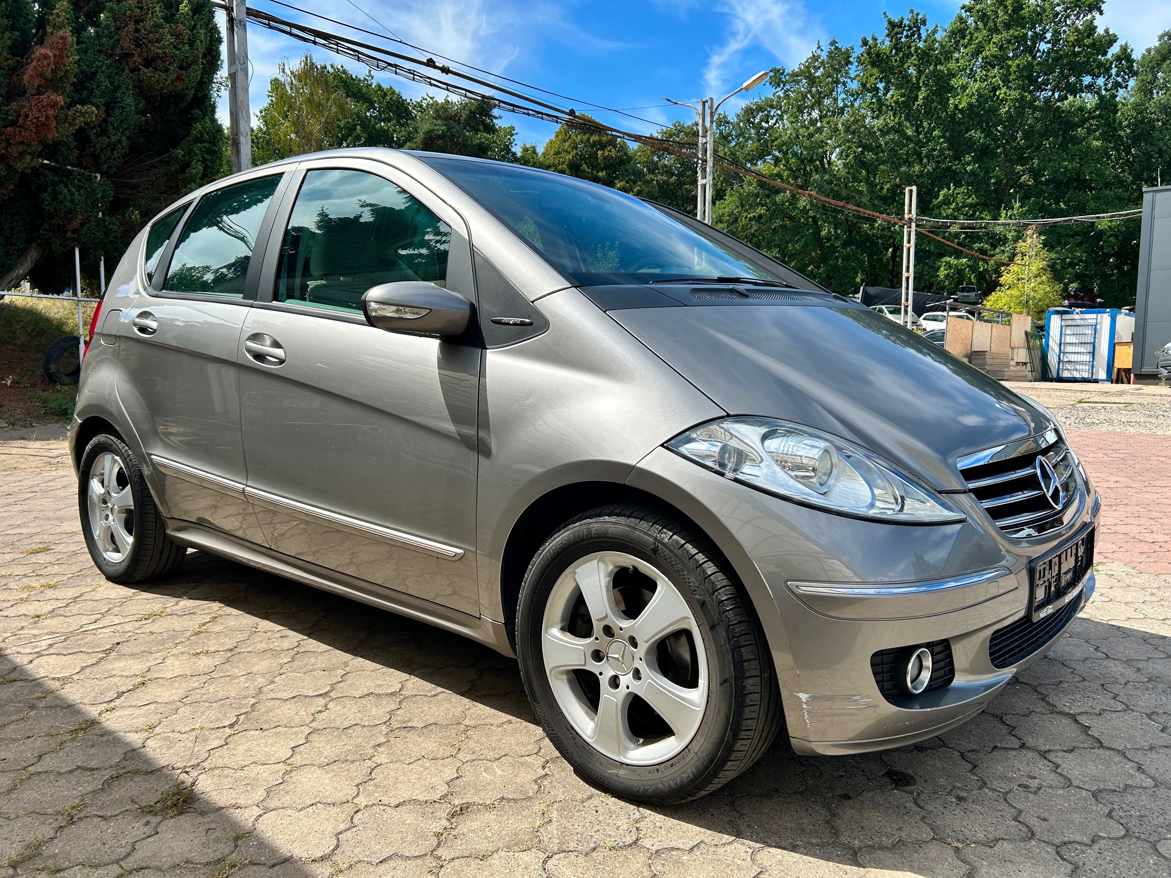 Mercedes-Benz Třídy A, A 200 - automat - fotka 2