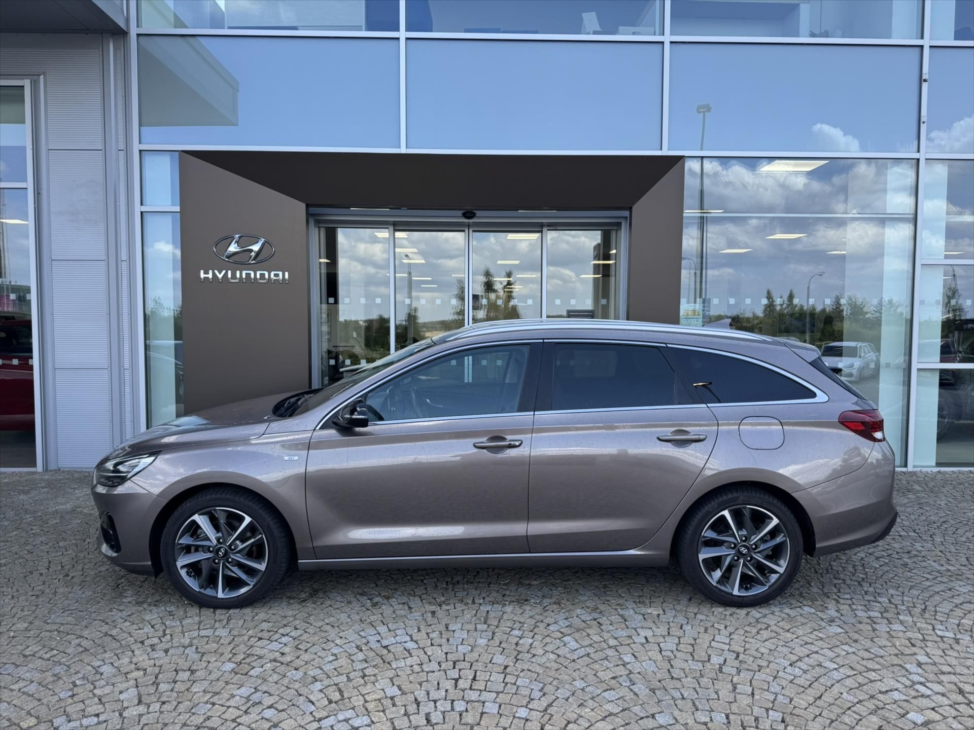 Hyundai i30, 1,5 T-GDi, AUT, PREMIUM - fotka 3
