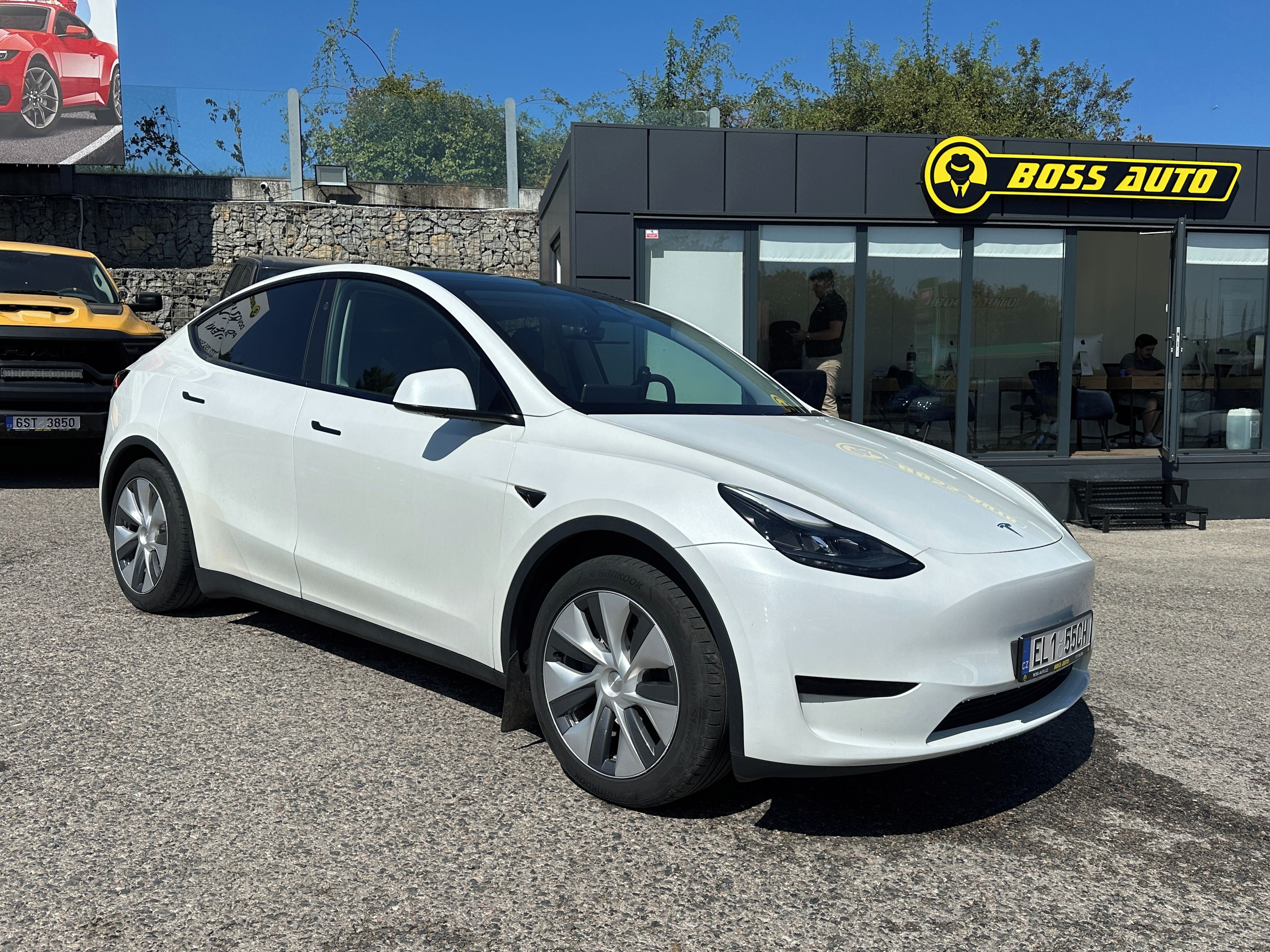Tesla Model Y, Tesla Model Y 2024 - fotka 2