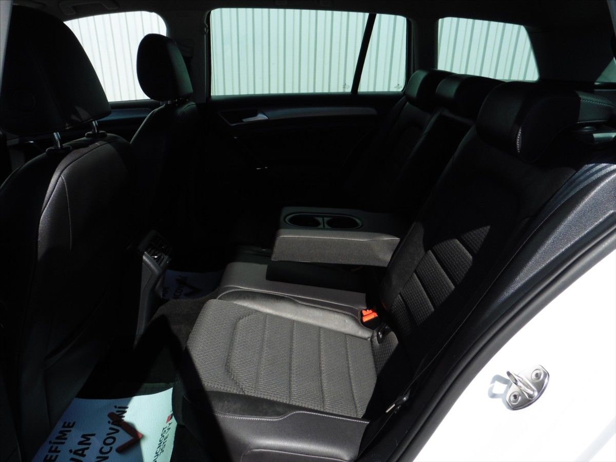 Volkswagen Golf, 1,6 1,6 TDI Comfortline 4Mot - fotka 5
