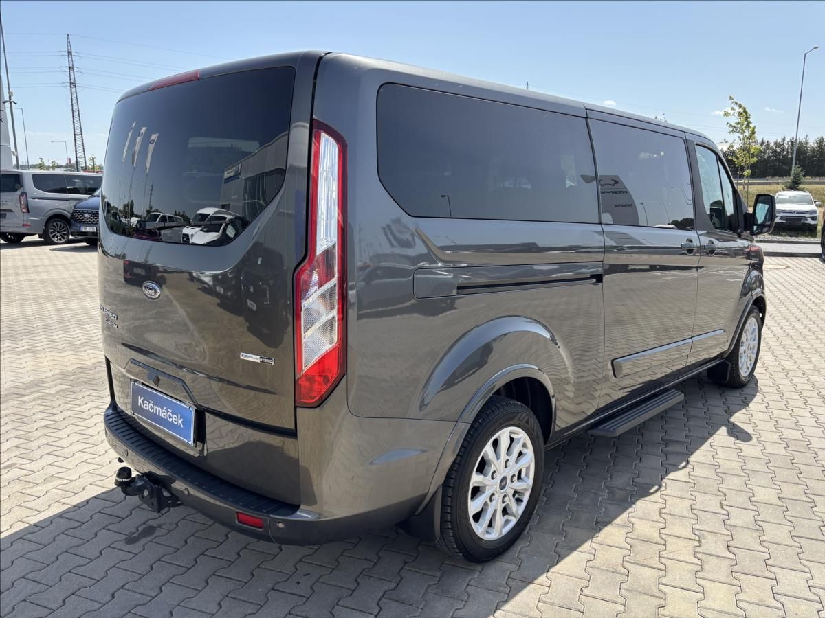 Ford Tourneo Custom, 2,0 EcoBlue 110kW L2 Titanium - fotka 5