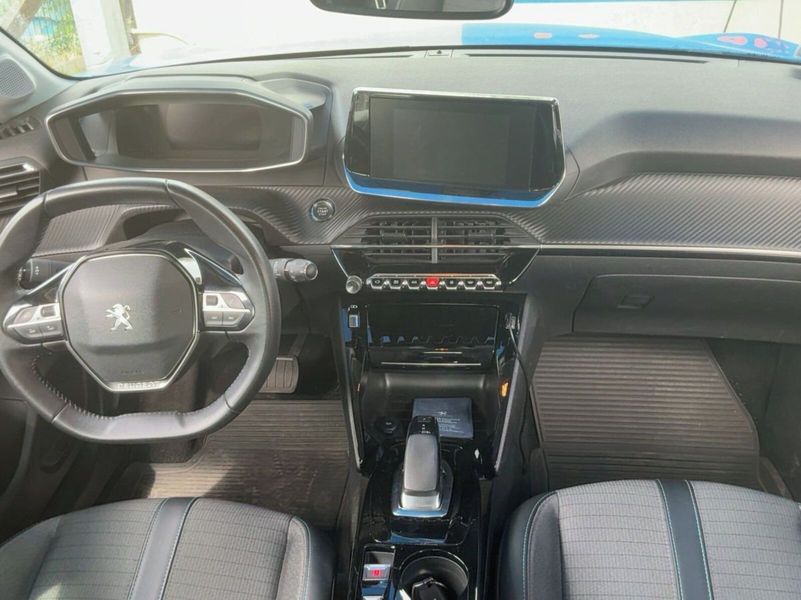 Peugeot 208, 50 kWh, Automat, Kůže, Navi - fotka 3