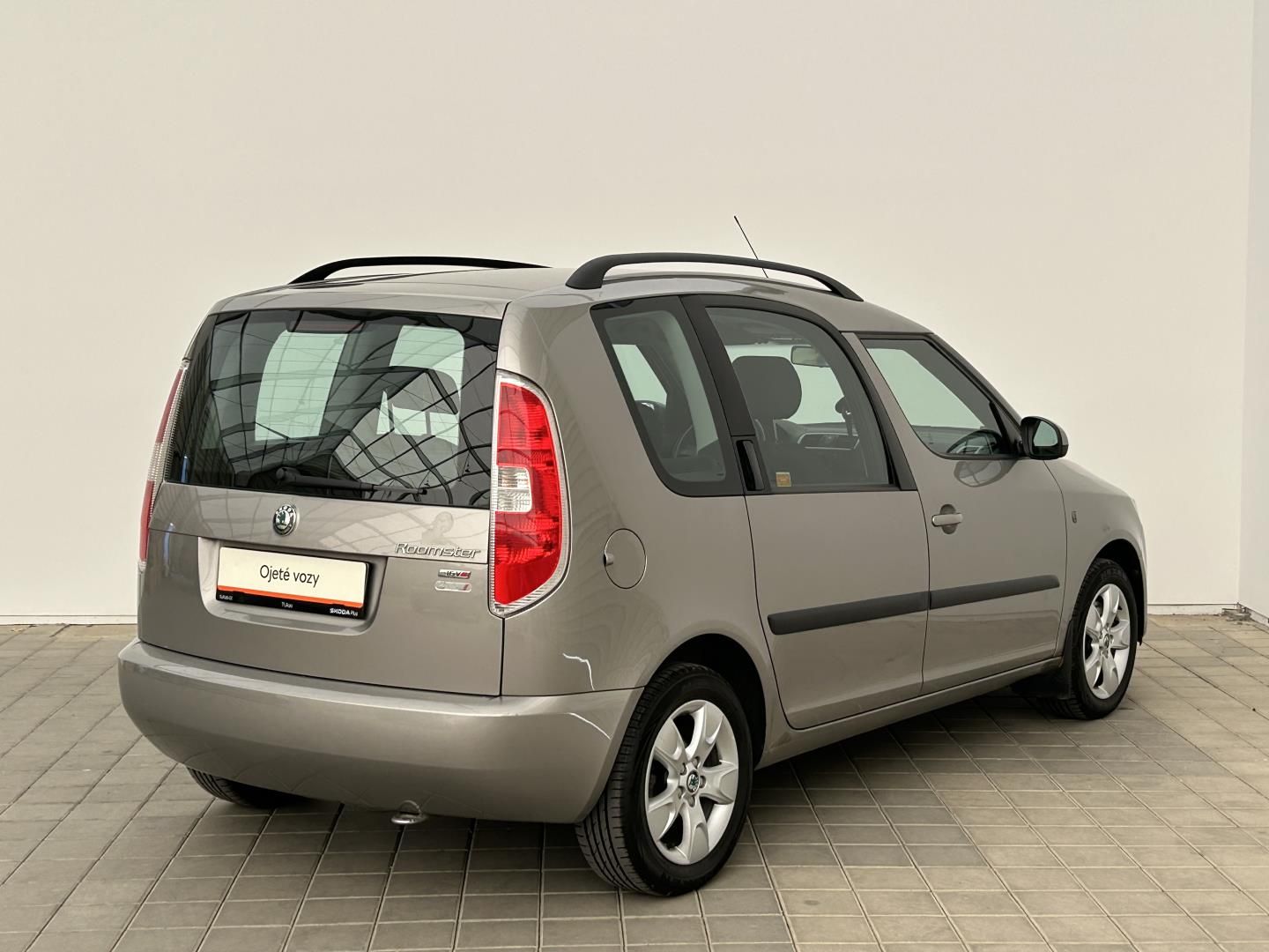 Škoda Roomster, 1.6V 77kW Comfort - fotka 2