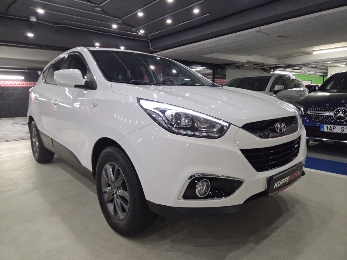 Hyundai ix35, 1,6 i - tažné + LED - fotka 2