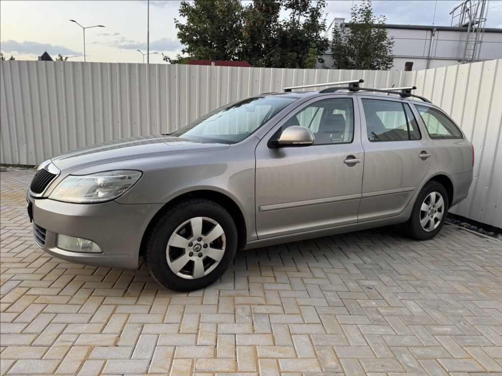 Škoda Octavia, 2,0 TDI ELEGANCE tažné původČR - fotka 3