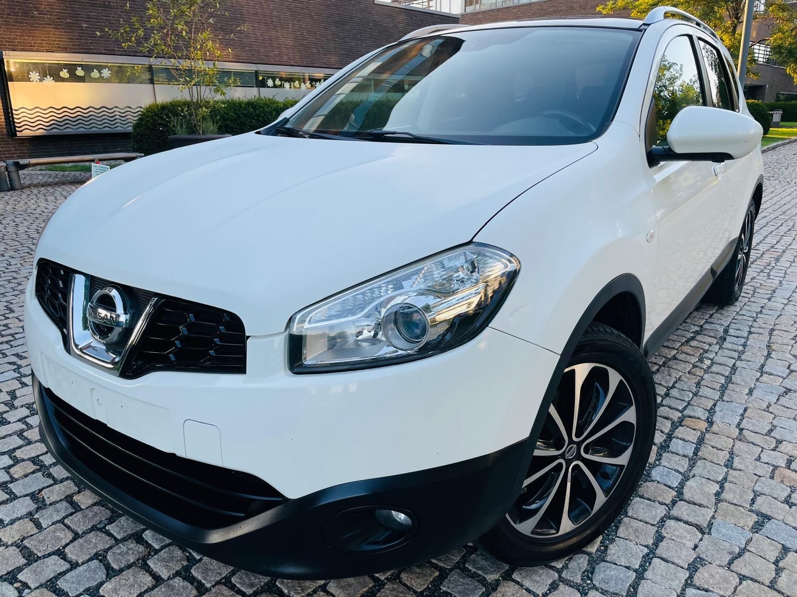 Nissan Qashqai, 2.0i KAMERA TAŽNÉ SERVISKA 7M - fotka 2
