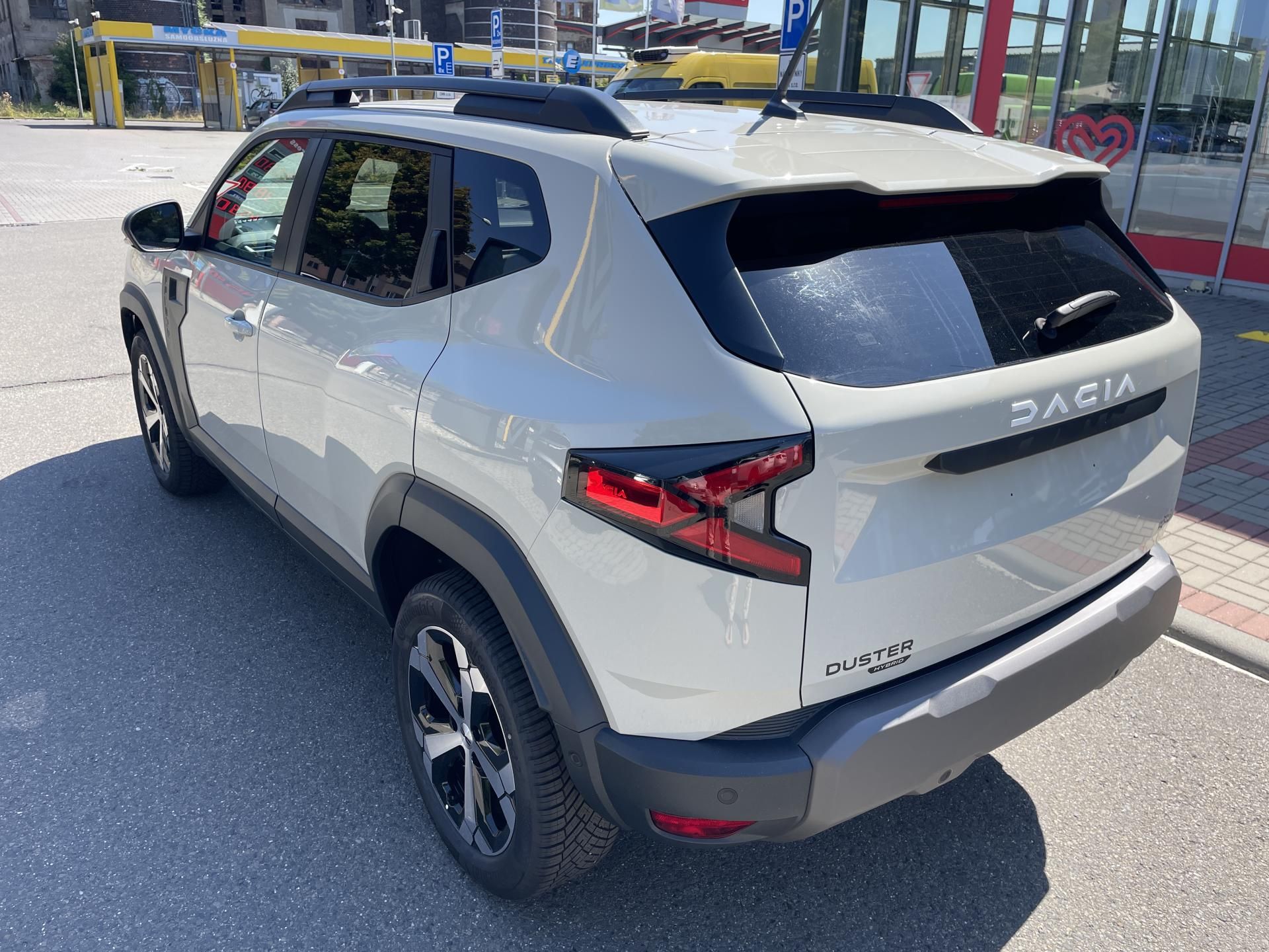 Dacia Duster, Journey hybrid-G 150 4x4 NOVÝ - fotka 3