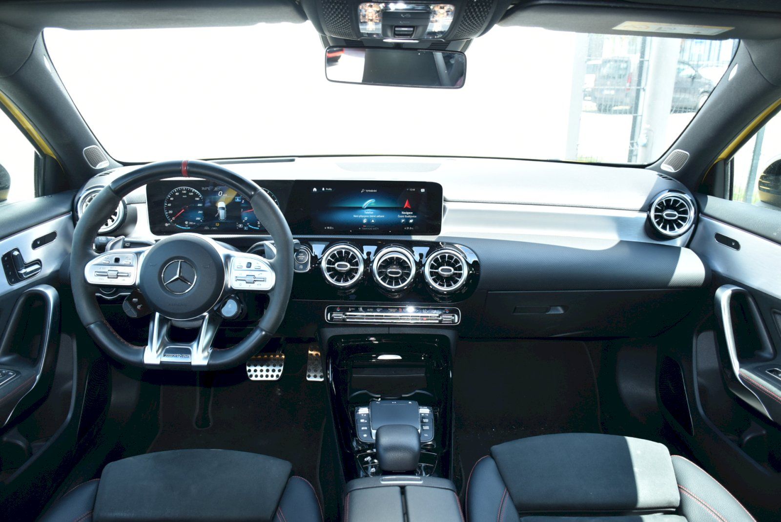 Mercedes-Benz Třídy A, A35 AMG 225kW - fotka 5