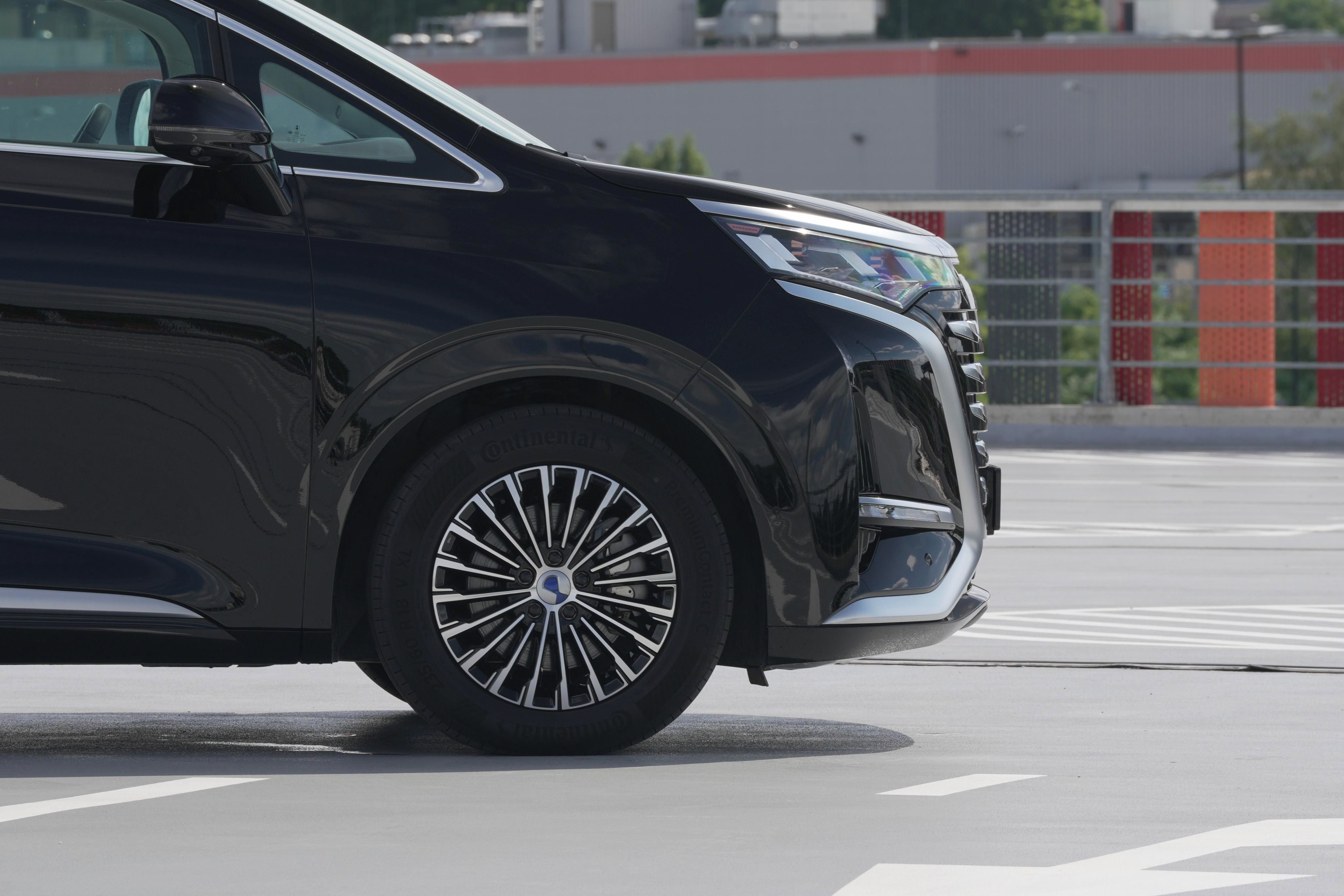 Denza D9, 1,5T PHEV - fotka 5