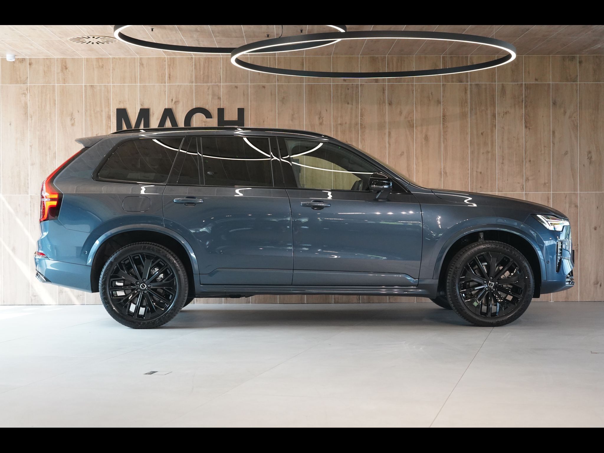 Volvo XC90, B5 PLUS Black Edition, 360° - fotka 6