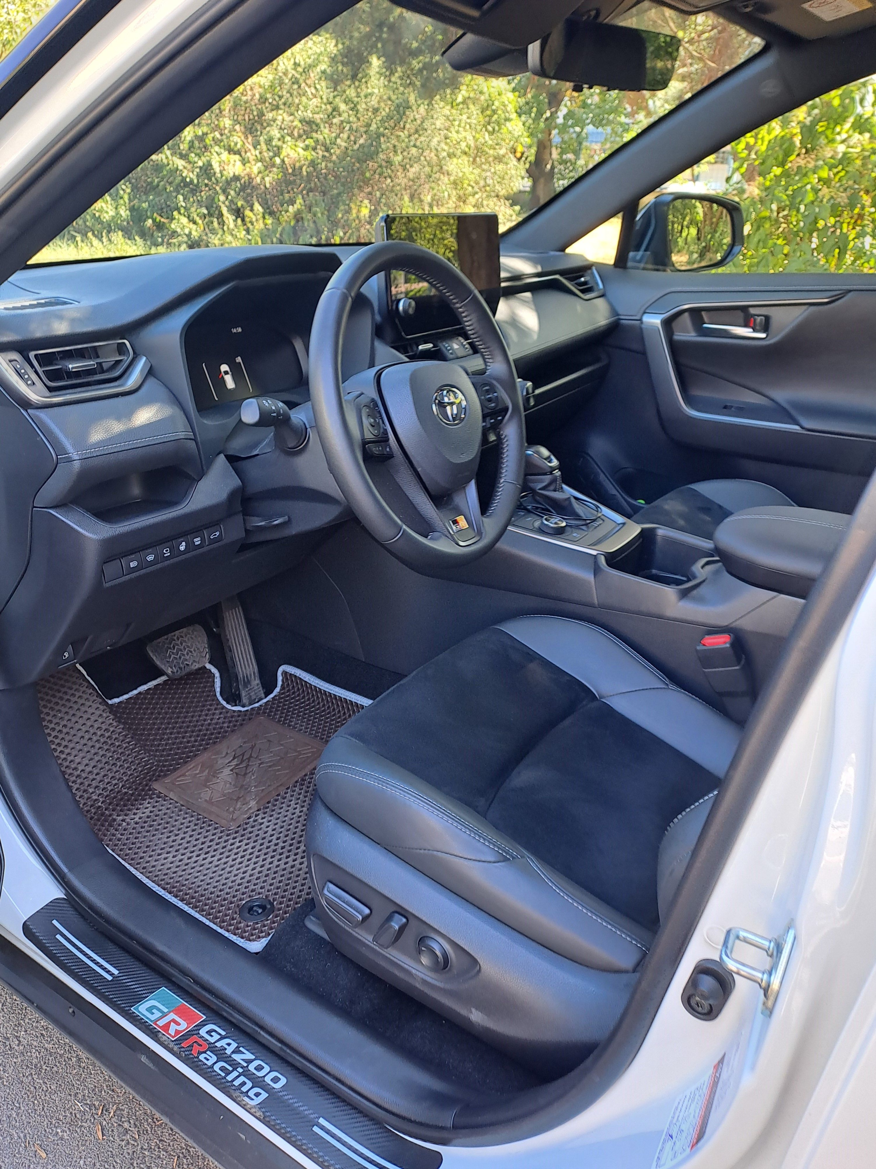 Toyota Rav4, 2,5 Hybrid GR! - fotka 5