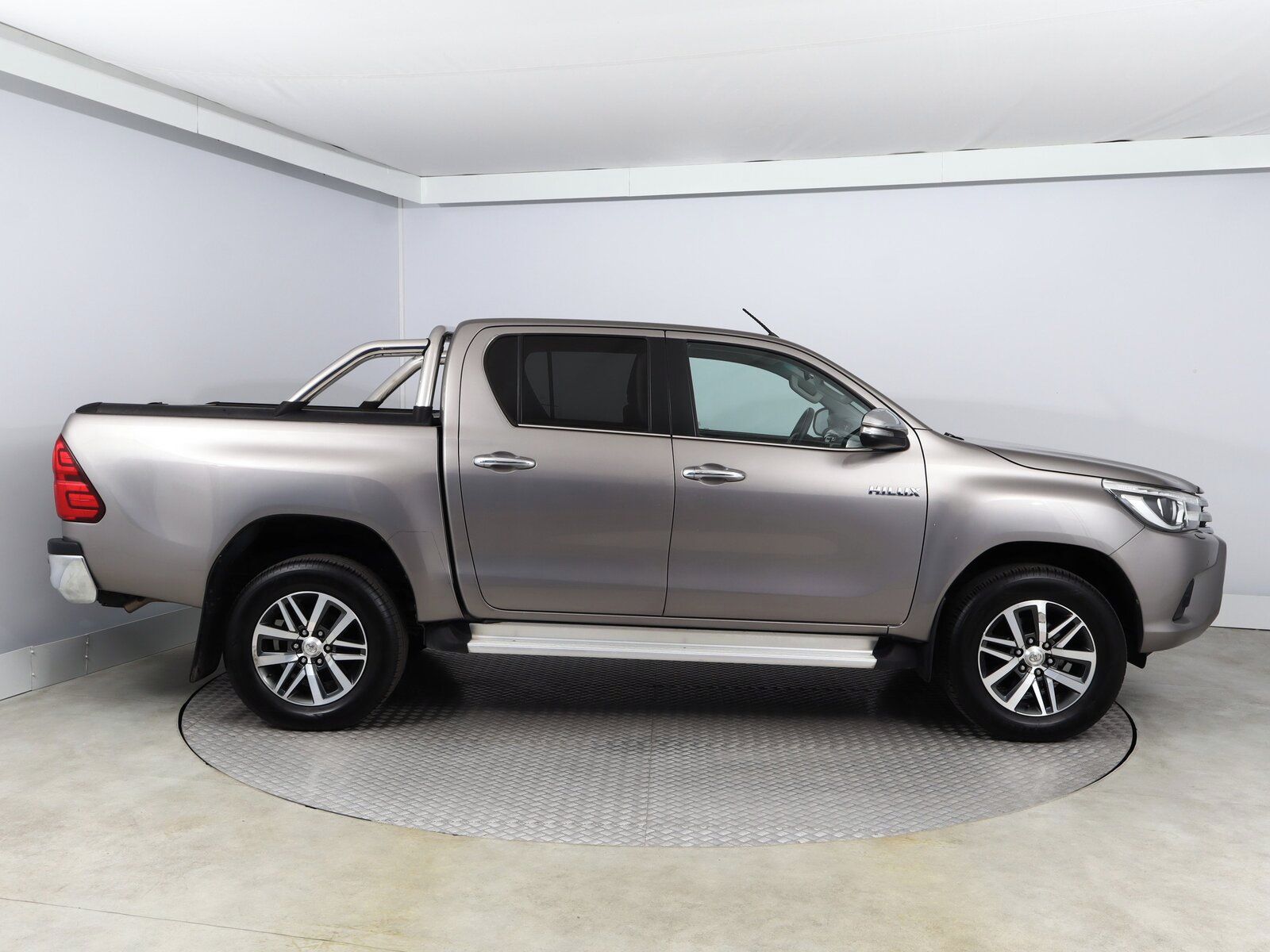 Toyota Hilux, 2.4 D-4D, Executive, 4X4 - fotka 6
