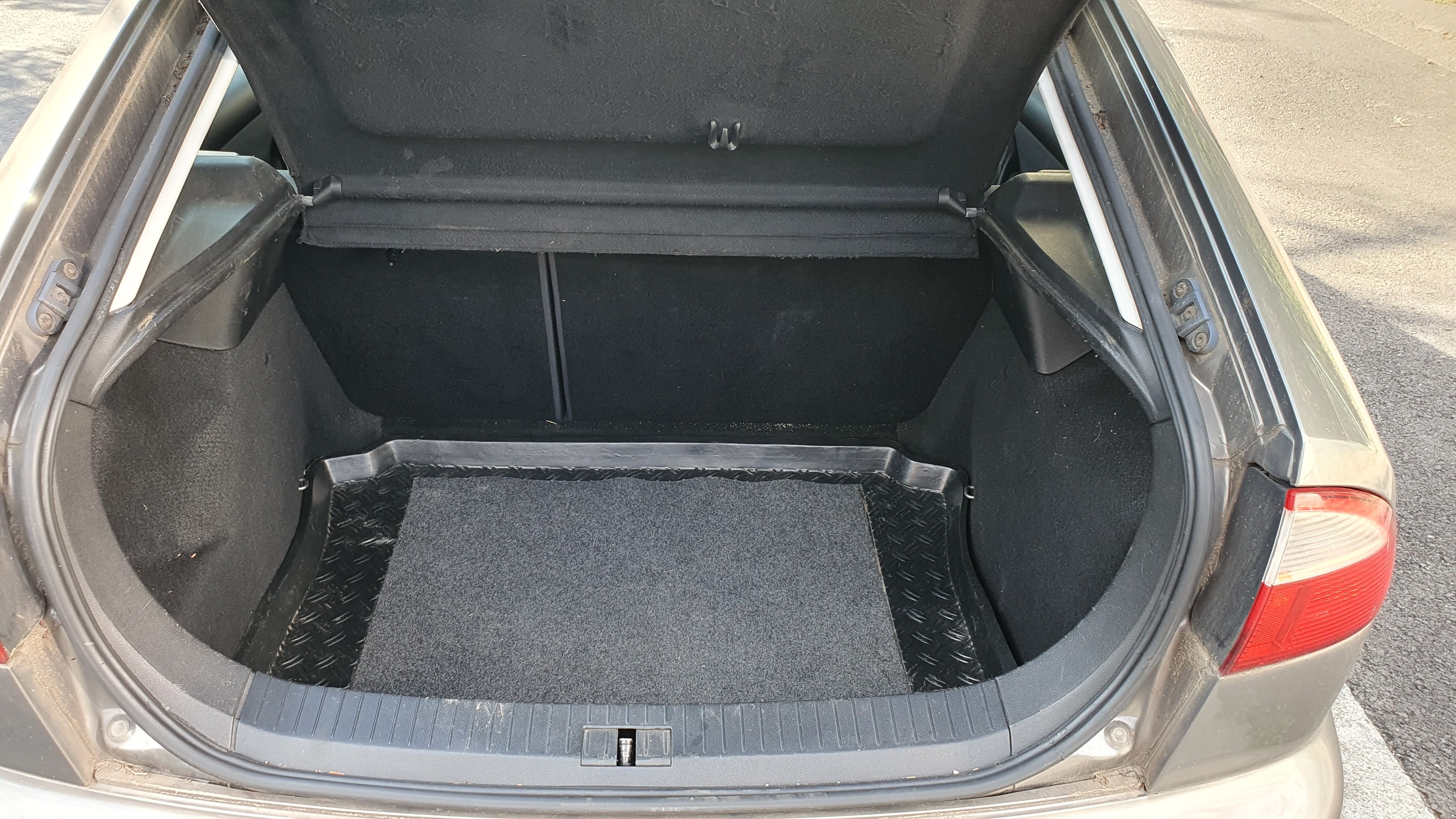 Seat Leon, 1.4 16V, r. v. 2004, 248xxx km - fotka 5