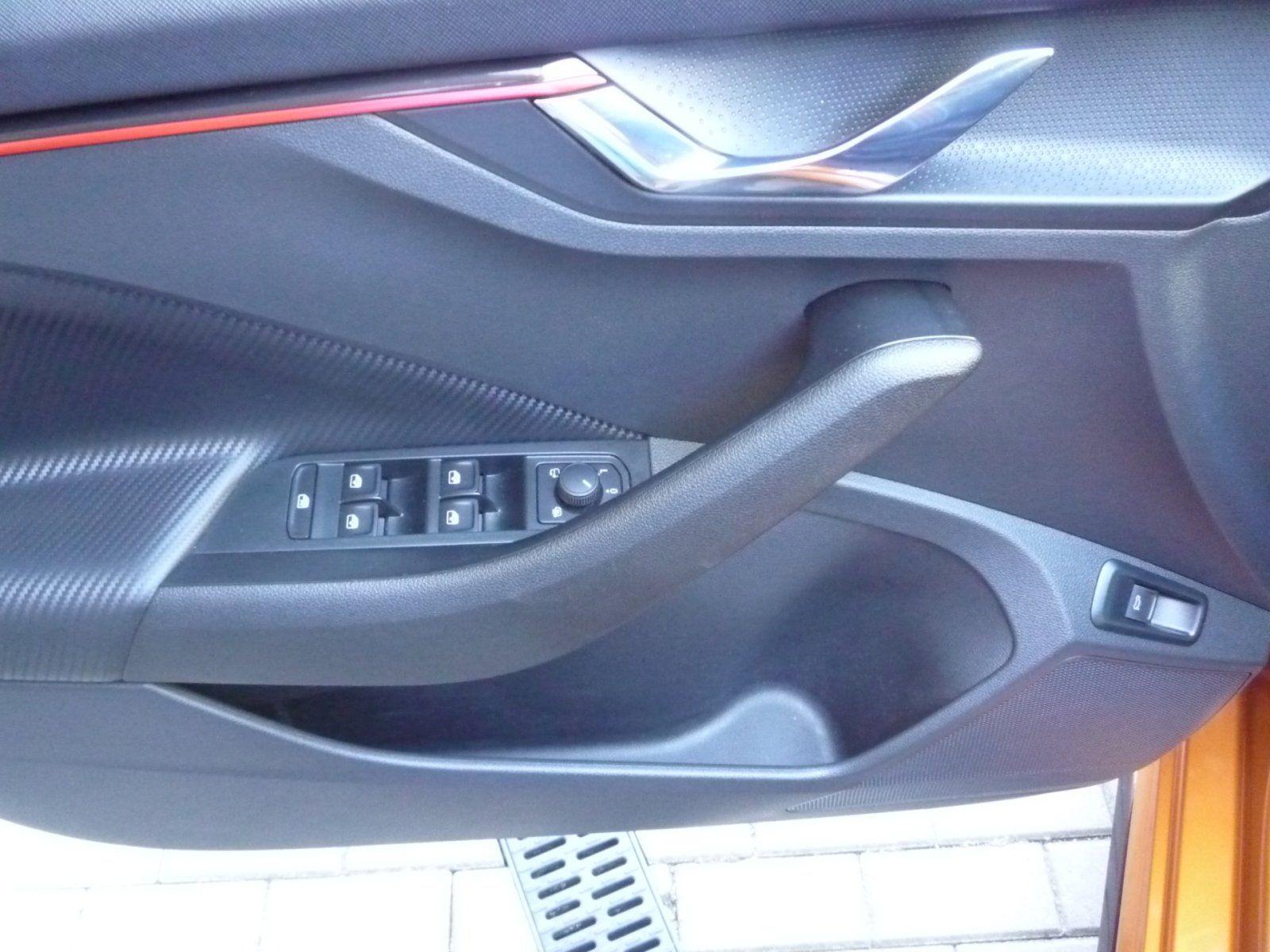 Škoda Kamiq, 1,5TSi 110kW DSG MONTE CARLO - fotka 6