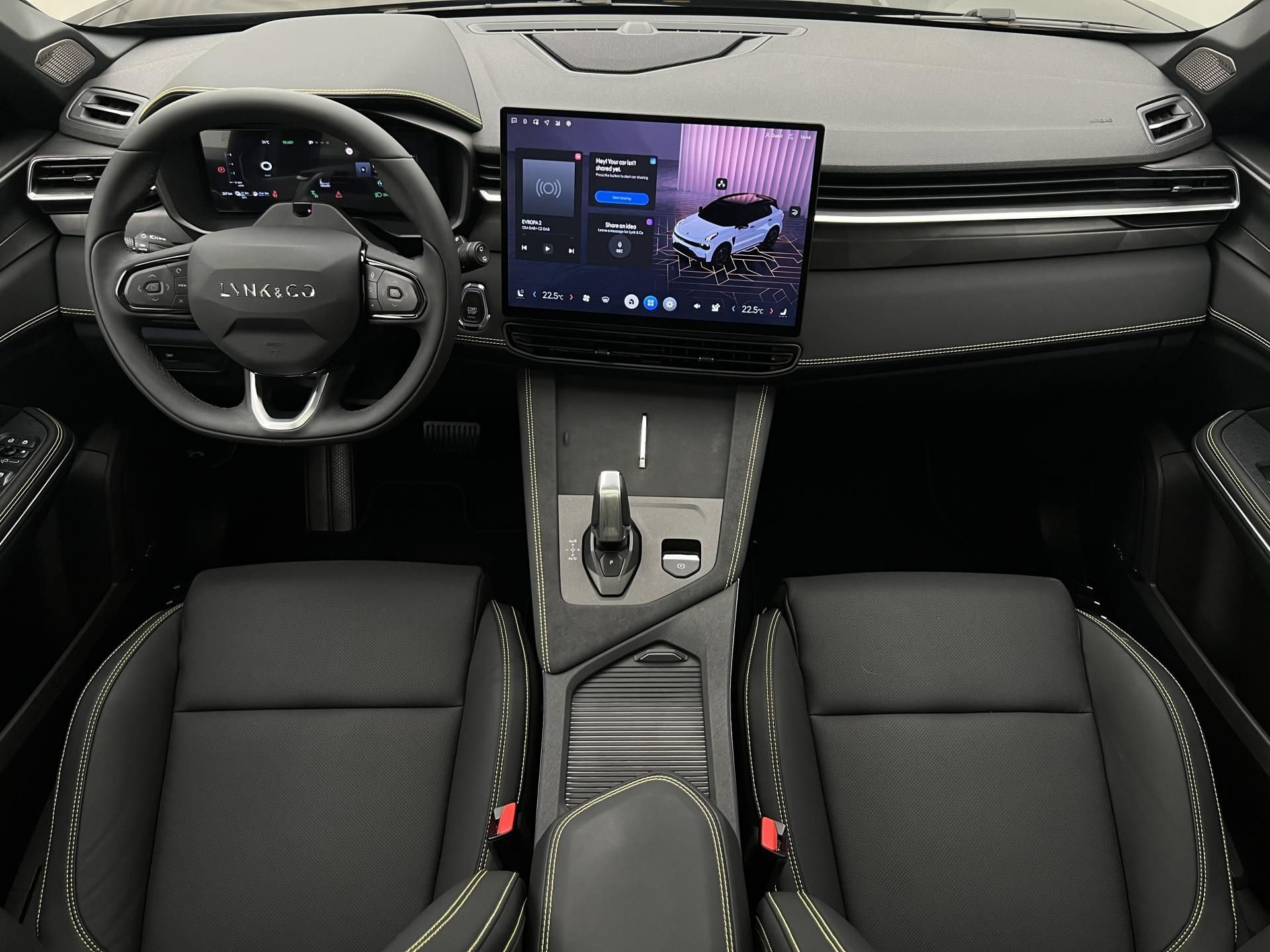 Lynk & Co 01, MORE PHEV AUT CZ 1.maj - fotka 2