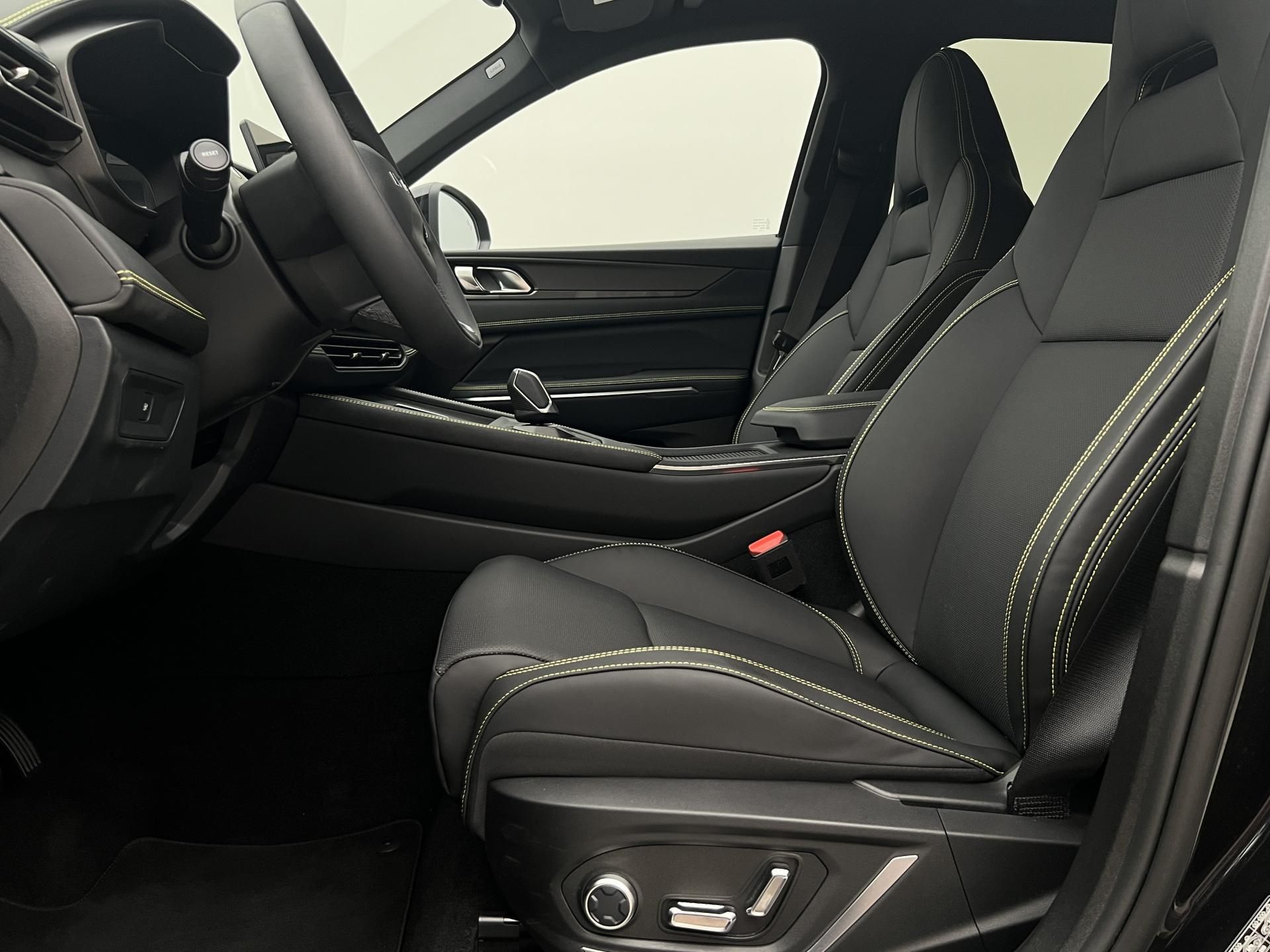 Lynk & Co 01, MORE PHEV AUT CZ 1.maj - fotka 3