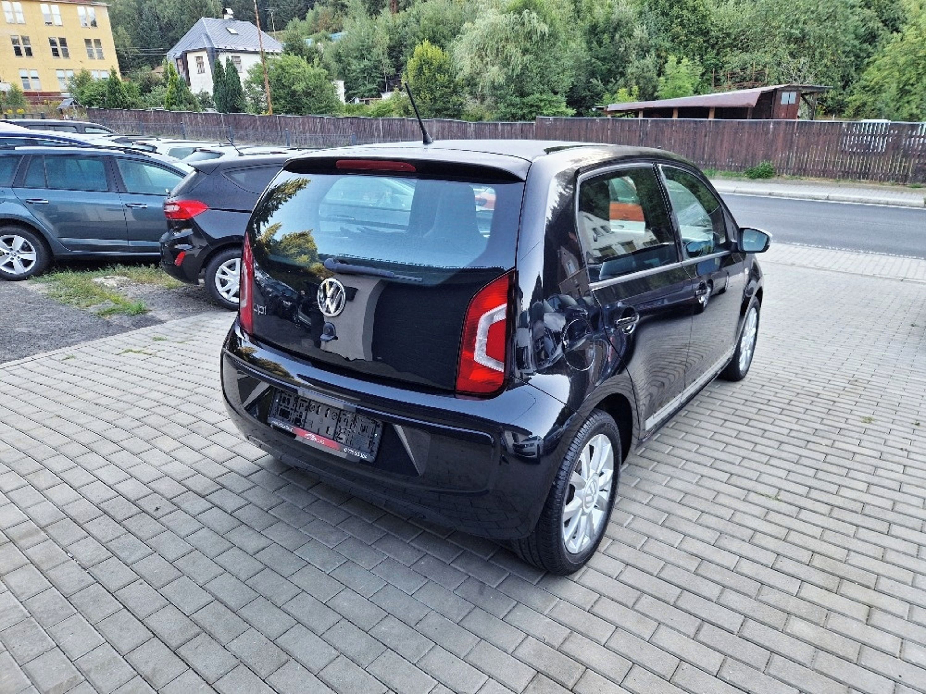 Volkswagen Up!, 1.0 MPi (44 kW) CLUB, NAVI - fotka 4