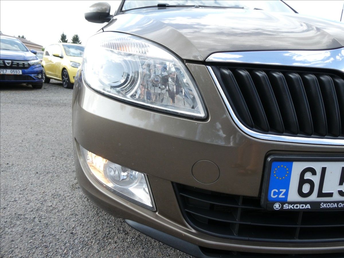 Škoda Roomster, 1,2 TSI 77kW Elegance,2 x kola - fotka 5