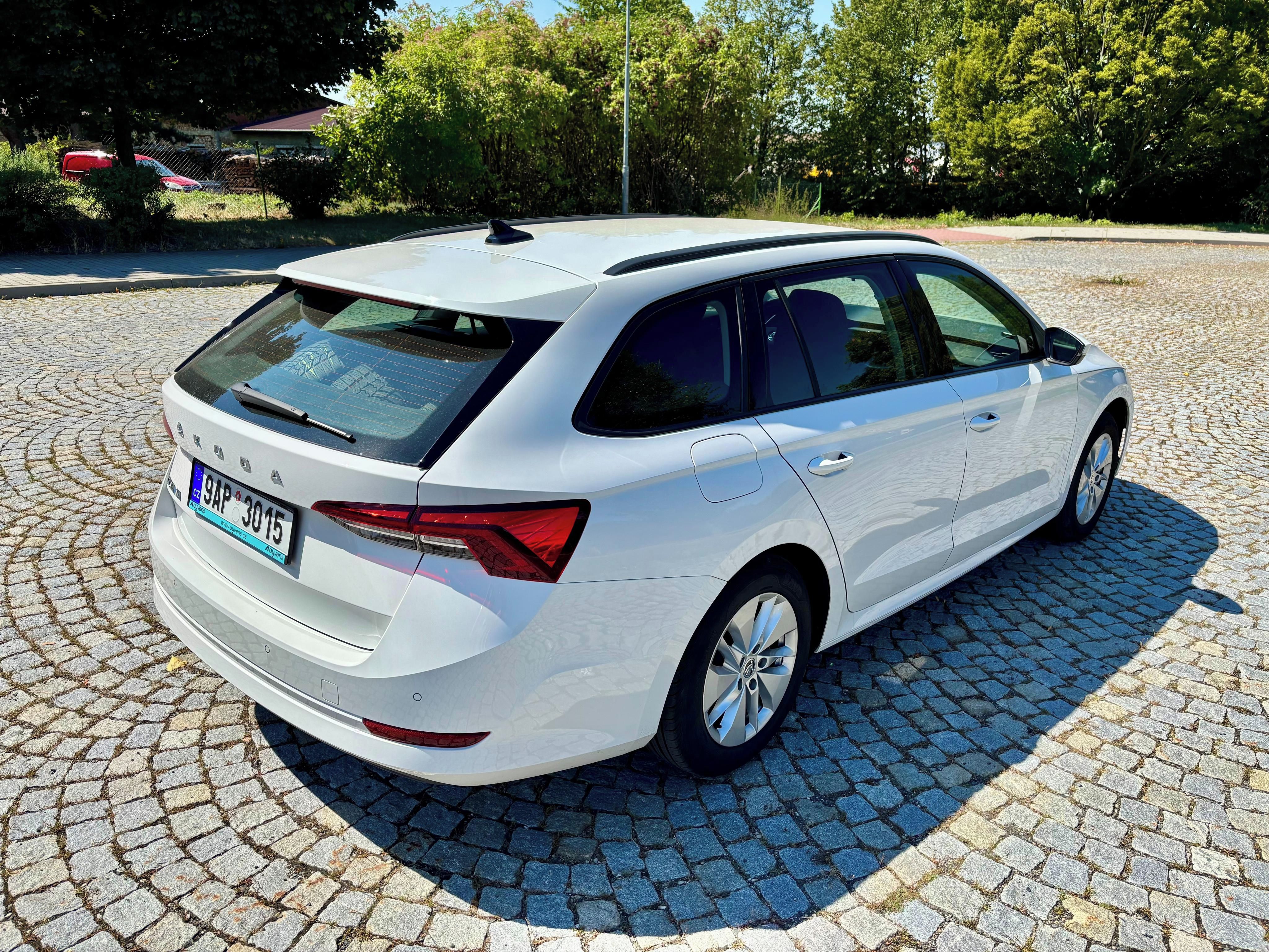 Škoda Octavia, 2.0 TDi 85 kW Ambition, 1. maj - fotka 4