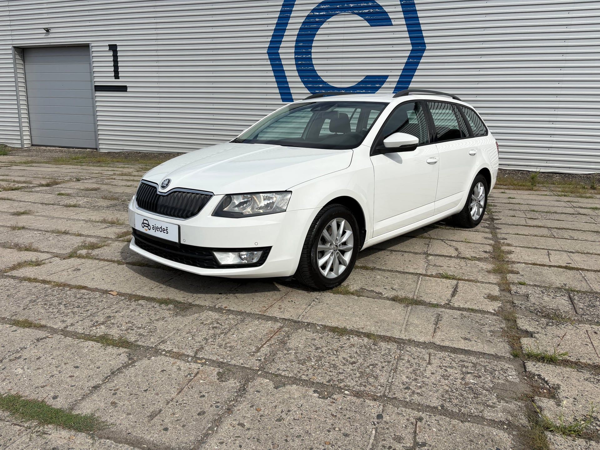 Škoda Octavia, 1.6 TDI/Combi/Active/servis - fotka 2