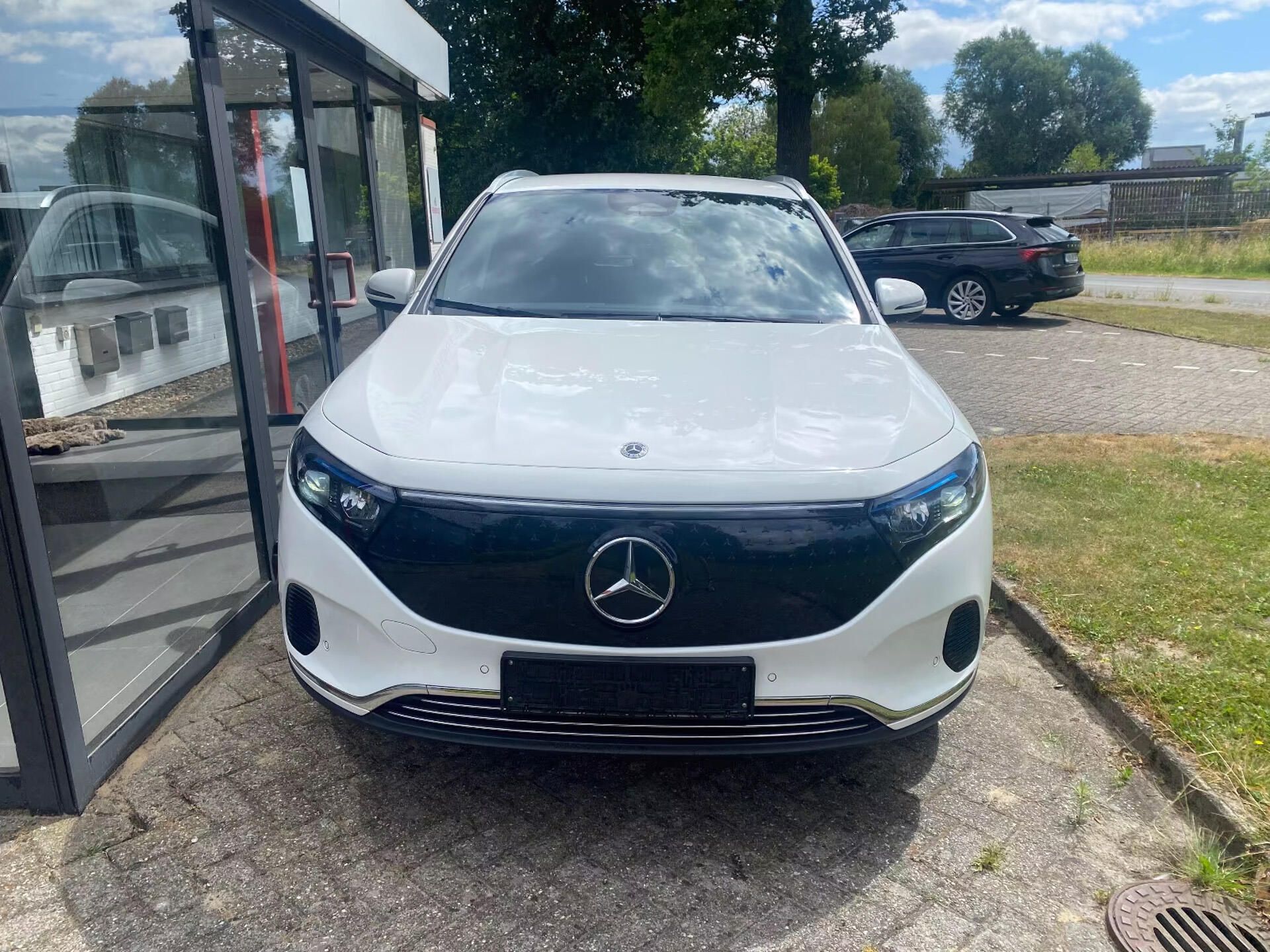 Mercedes-Benz EQA, 300 4M Progressive Facelift - fotka 2