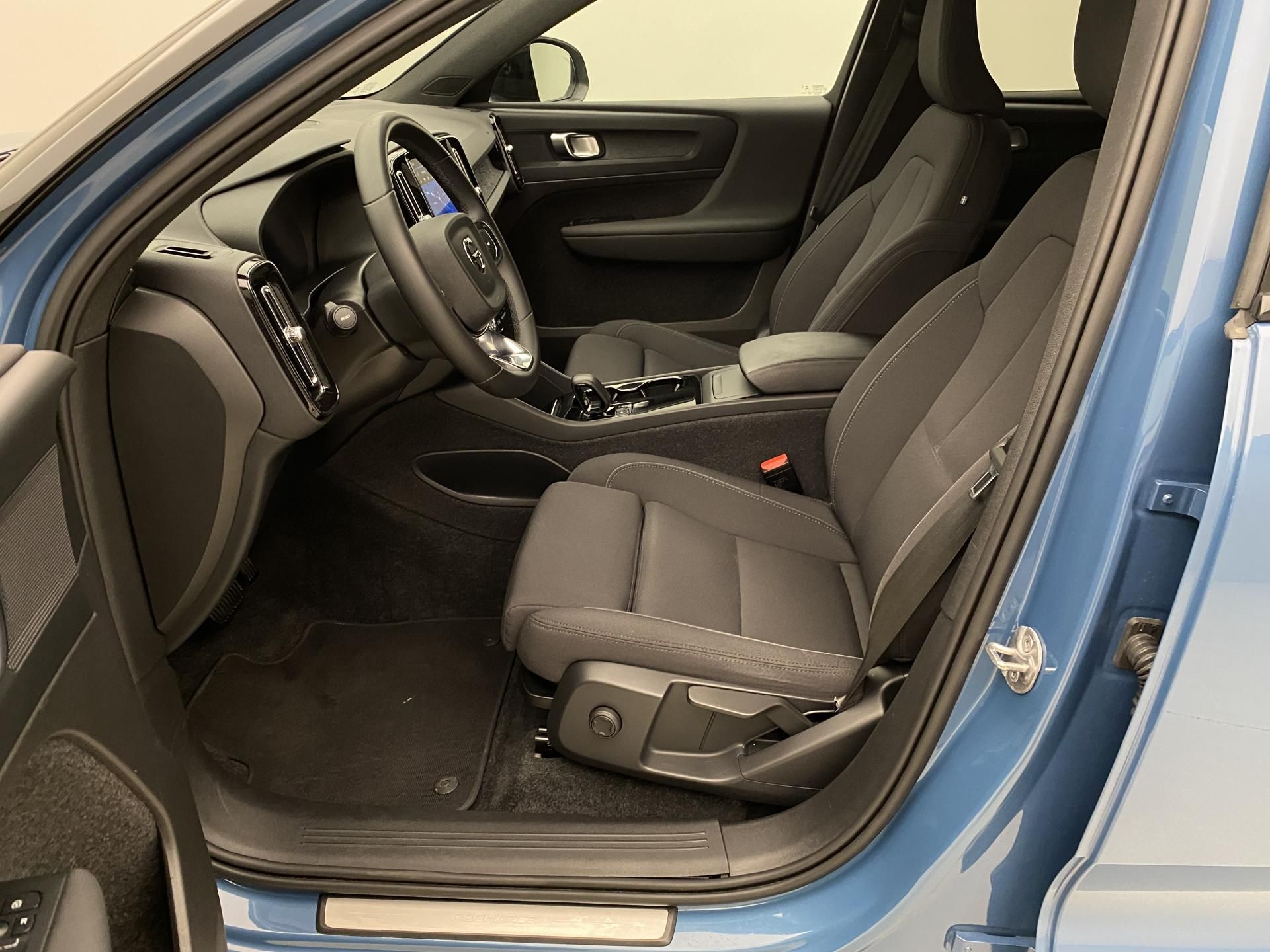 Volvo XC40, PURE ELECTRIC RECHARGE PLUS - fotka 3