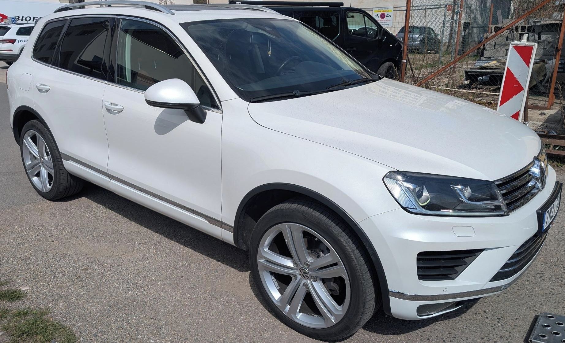 Volkswagen Touareg, 3.0TDi R,vzduch,servis,odpočet - fotka 6