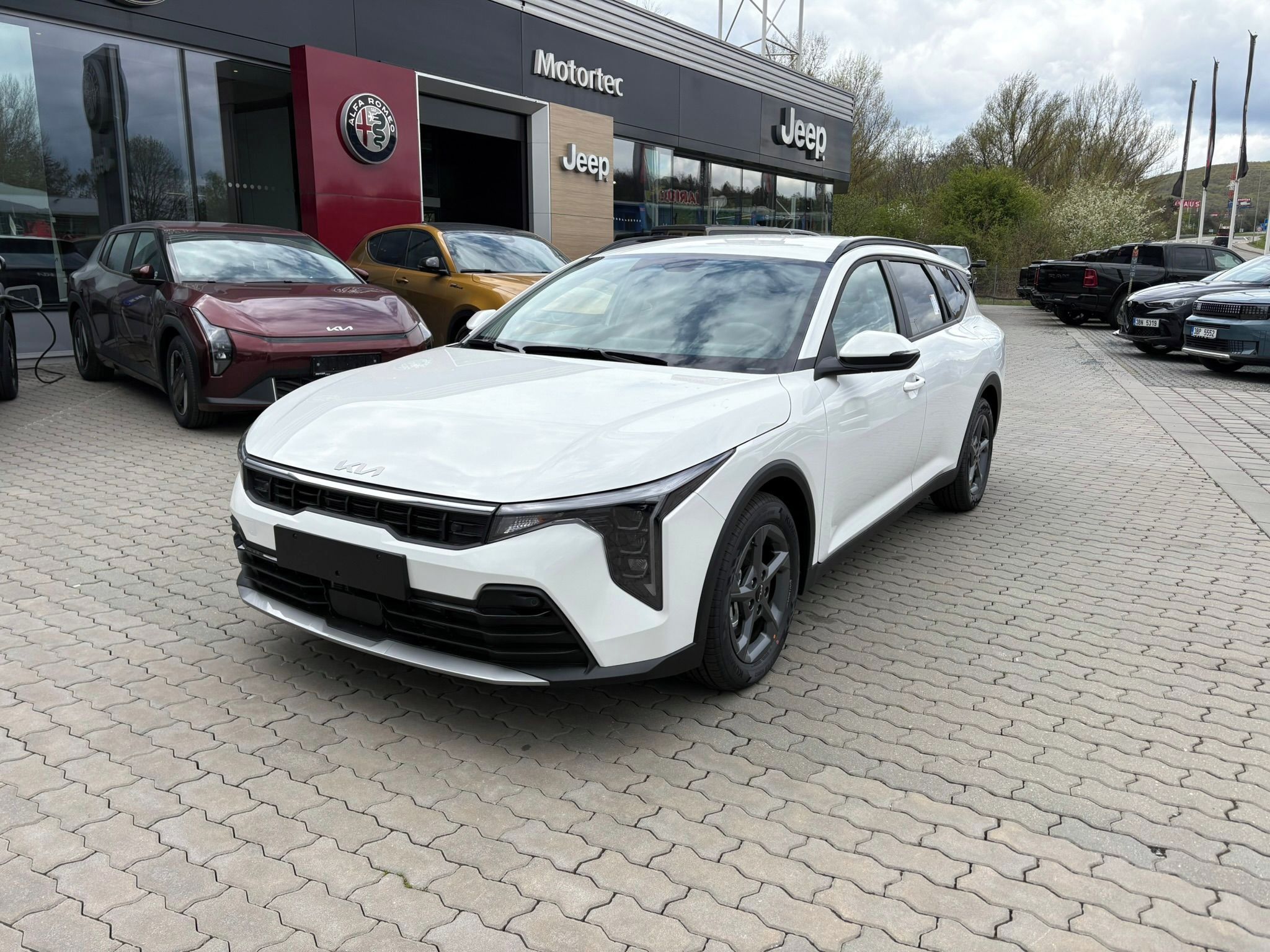 Kia K4, SW 1,6 T-GDi GPF 7DCT SPIN 110 - fotka 3