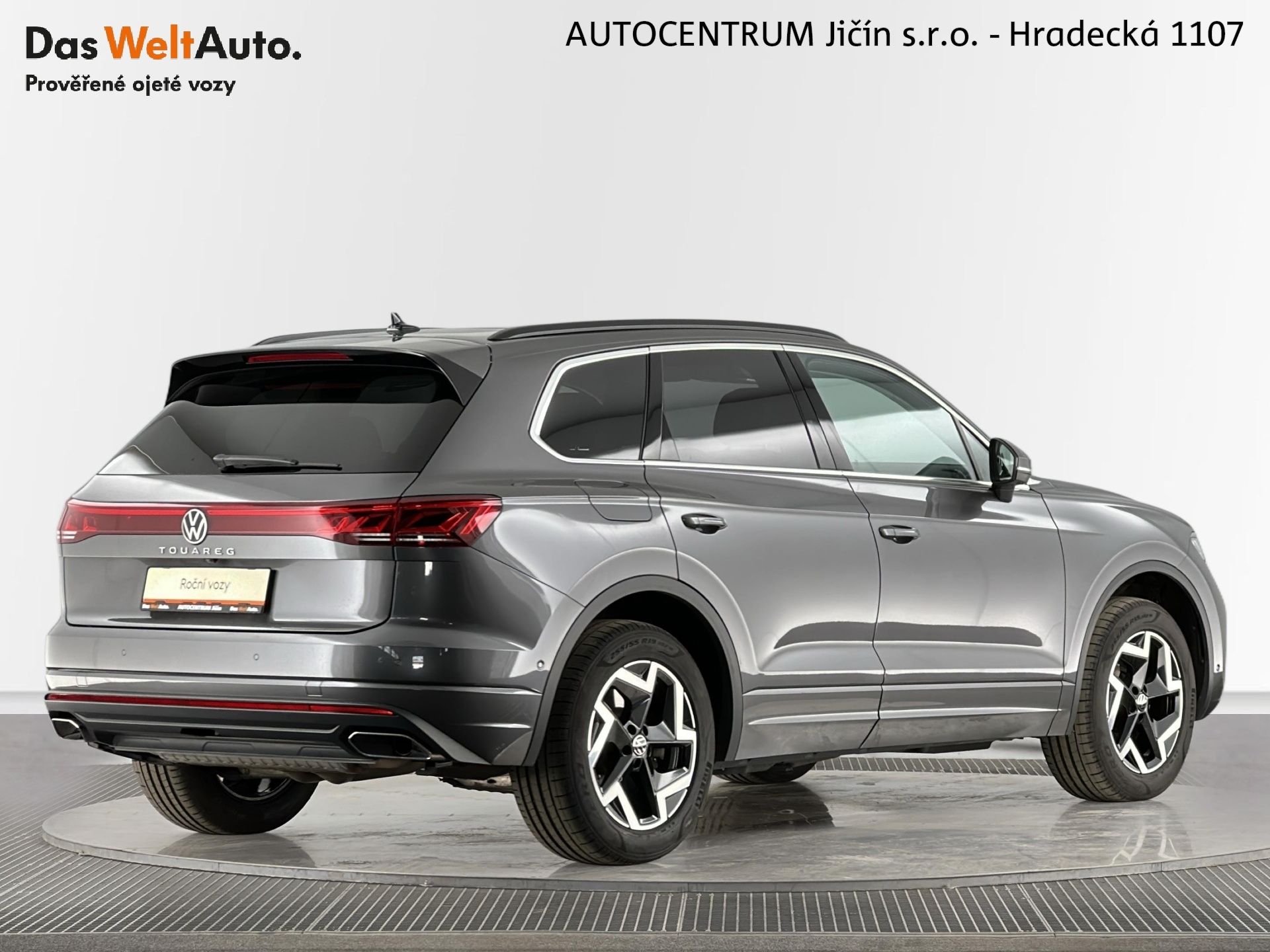 Volkswagen Touareg, Elegance 3.0 TSI 250kW 4Motion - fotka 2