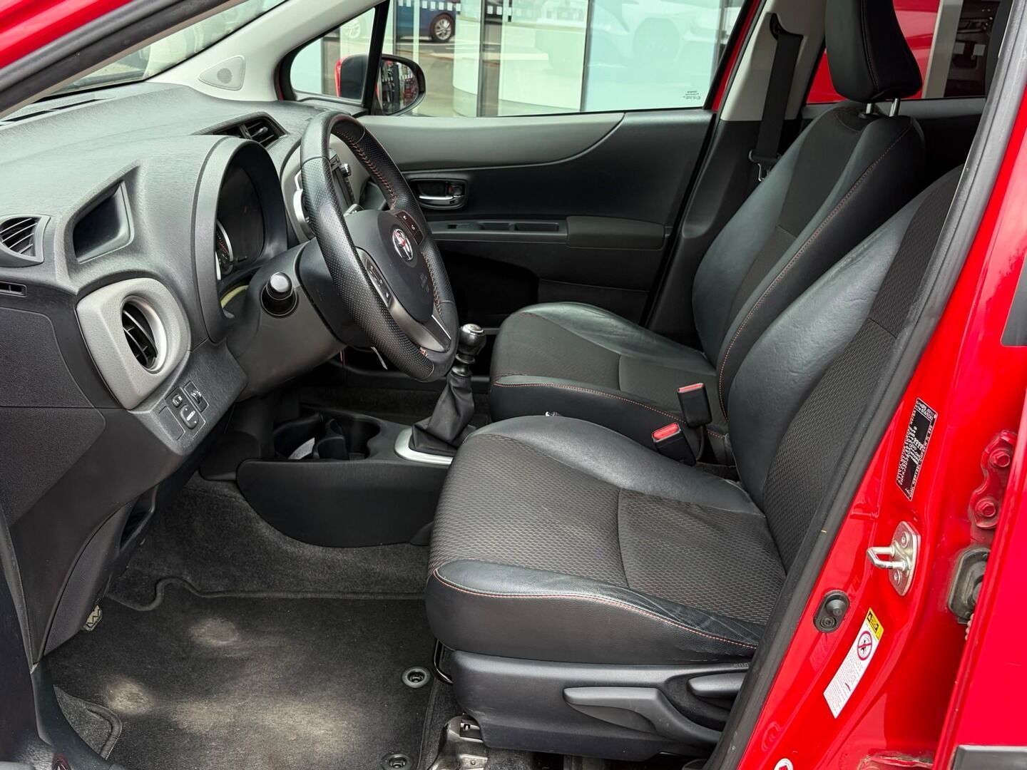 Toyota Yaris, 1.3 Style VIP senso smart - fotka 6