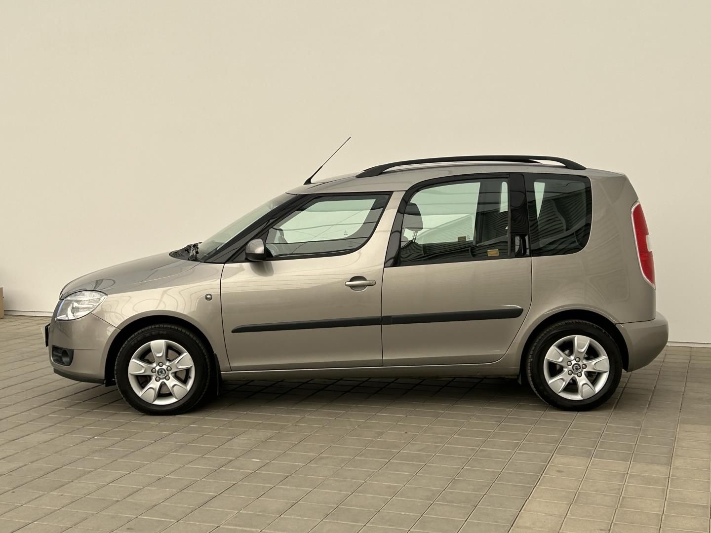 Škoda Roomster, 1.6V 77kW Comfort - fotka 3
