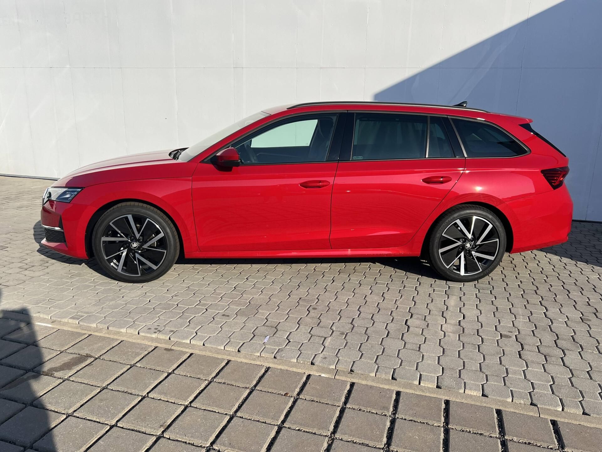 Škoda Octavia, Combi Dynamic 7DSG 1,5TSI - fotka 2