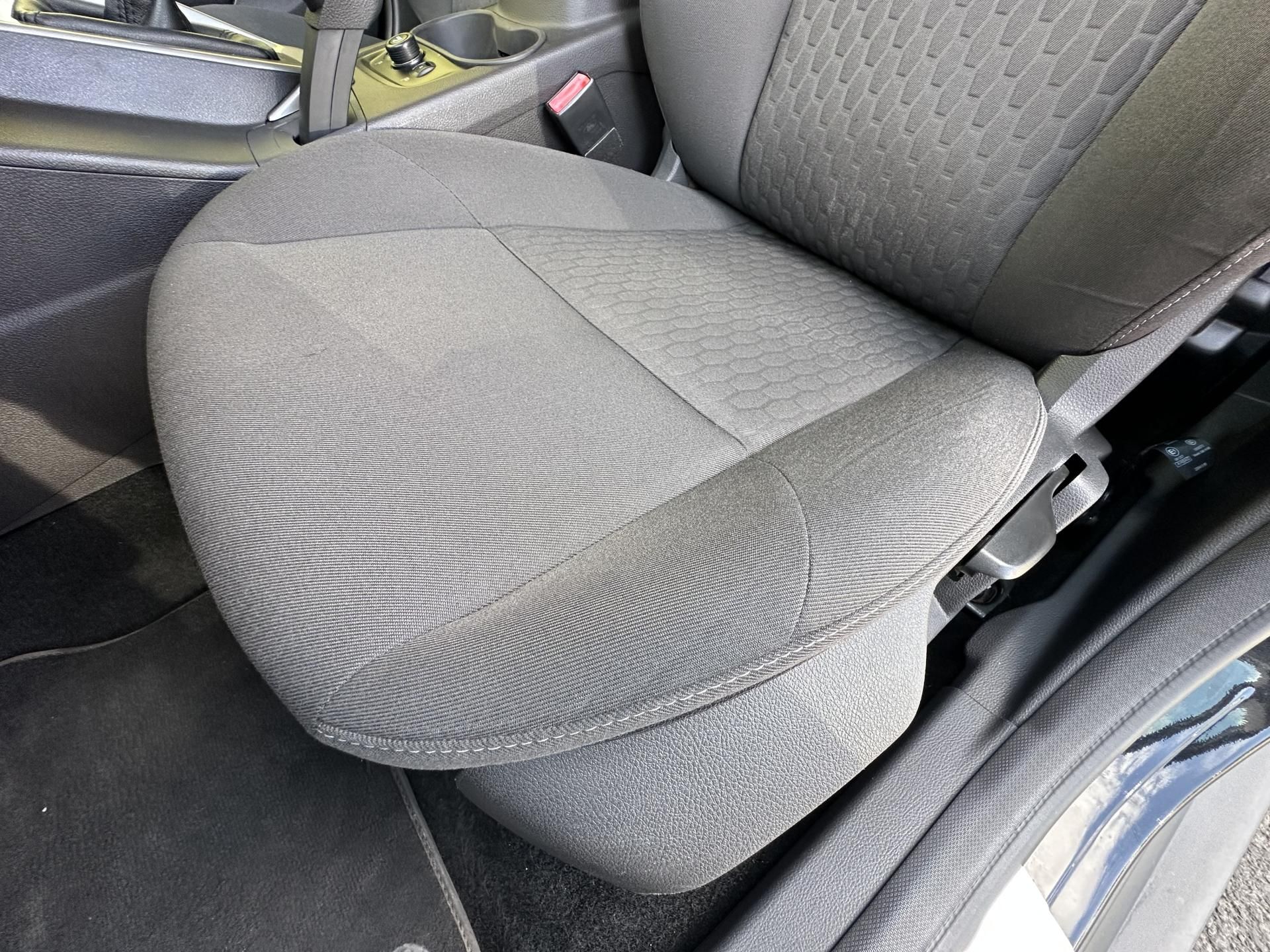 Ford Focus, KOMBI 1.0/92kW * 2.Maj. - fotka 6