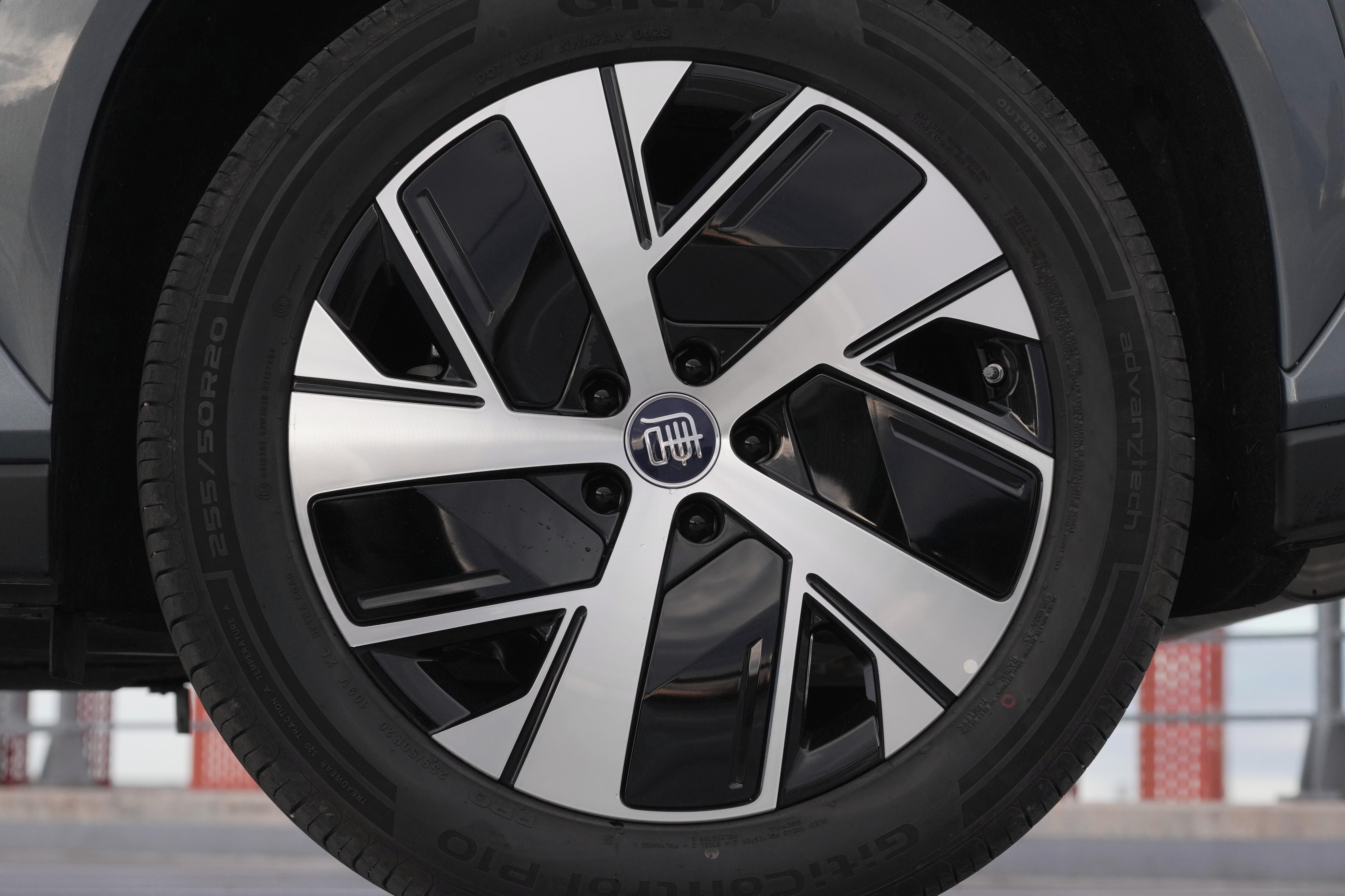 BYD Tang, 1,5T PHEV - fotka 6