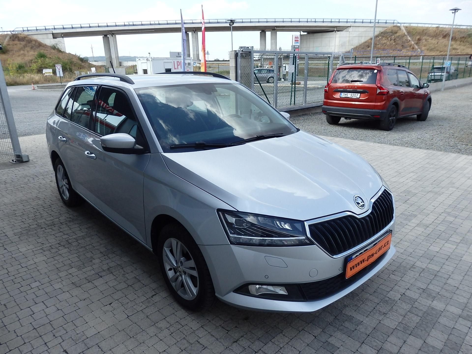 Škoda Fabia, COMBI 1,0 DIGI KLIMA,SERVIS KN - fotka 3