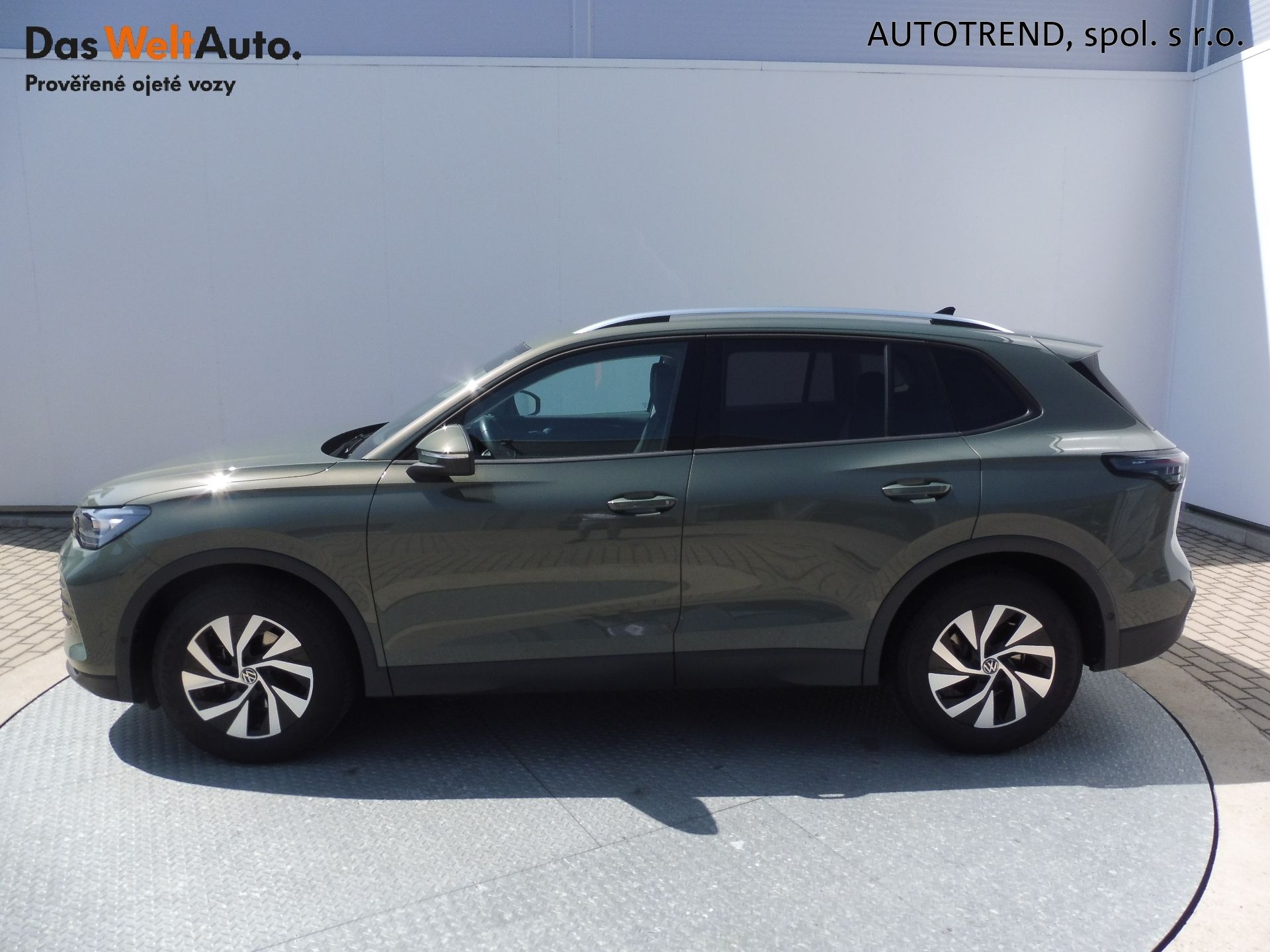 Volkswagen Tiguan, People 1,5 eTSI 96kW mHEV DSG - fotka 3
