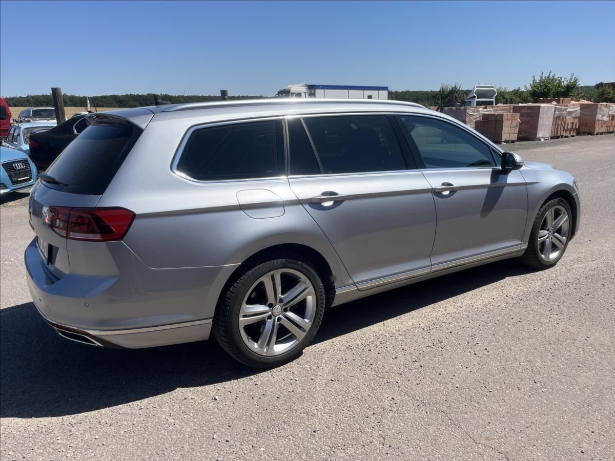 Volkswagen Passat, 2,0 TDi 110KW DSG LED ELEGANCE - fotka 5