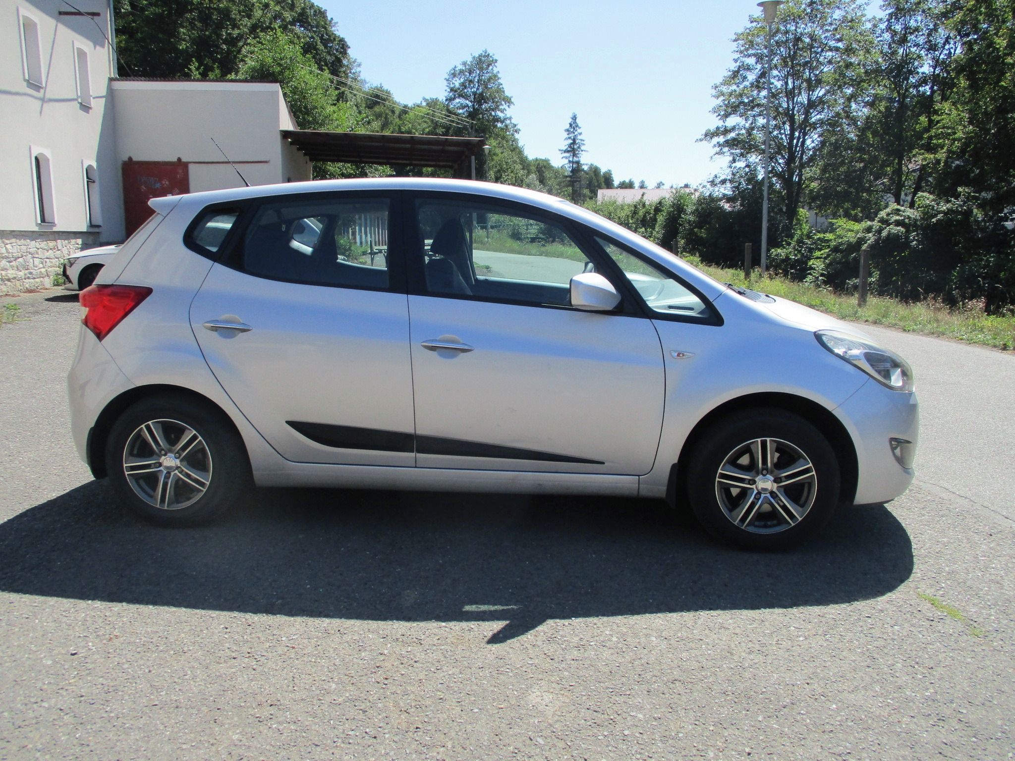 Hyundai ix20, 1.4 i - 1.majitel + zimáky - fotka 6