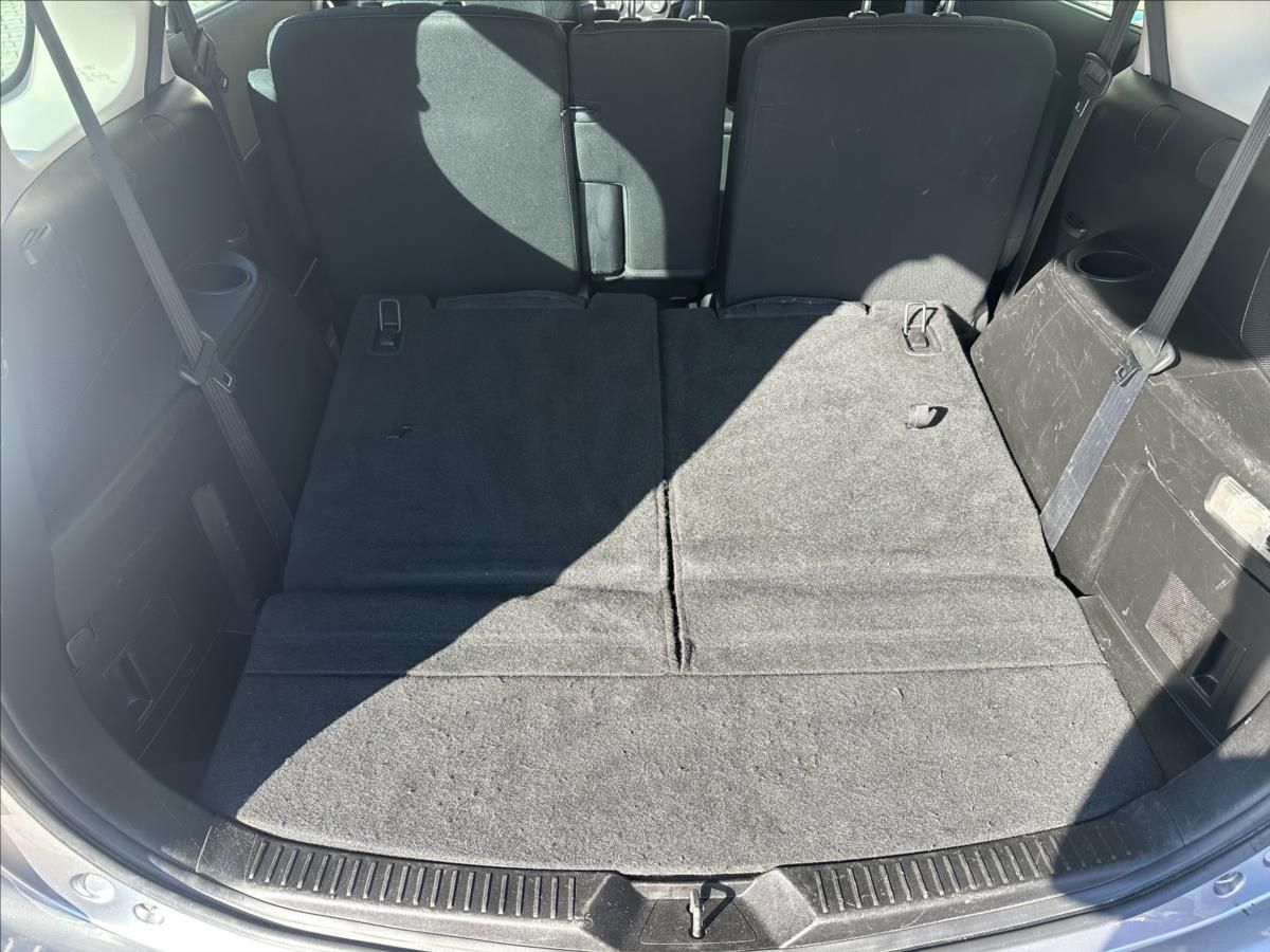 Mazda 5, 2,0 7.míst TAŽNÉ - fotka 5