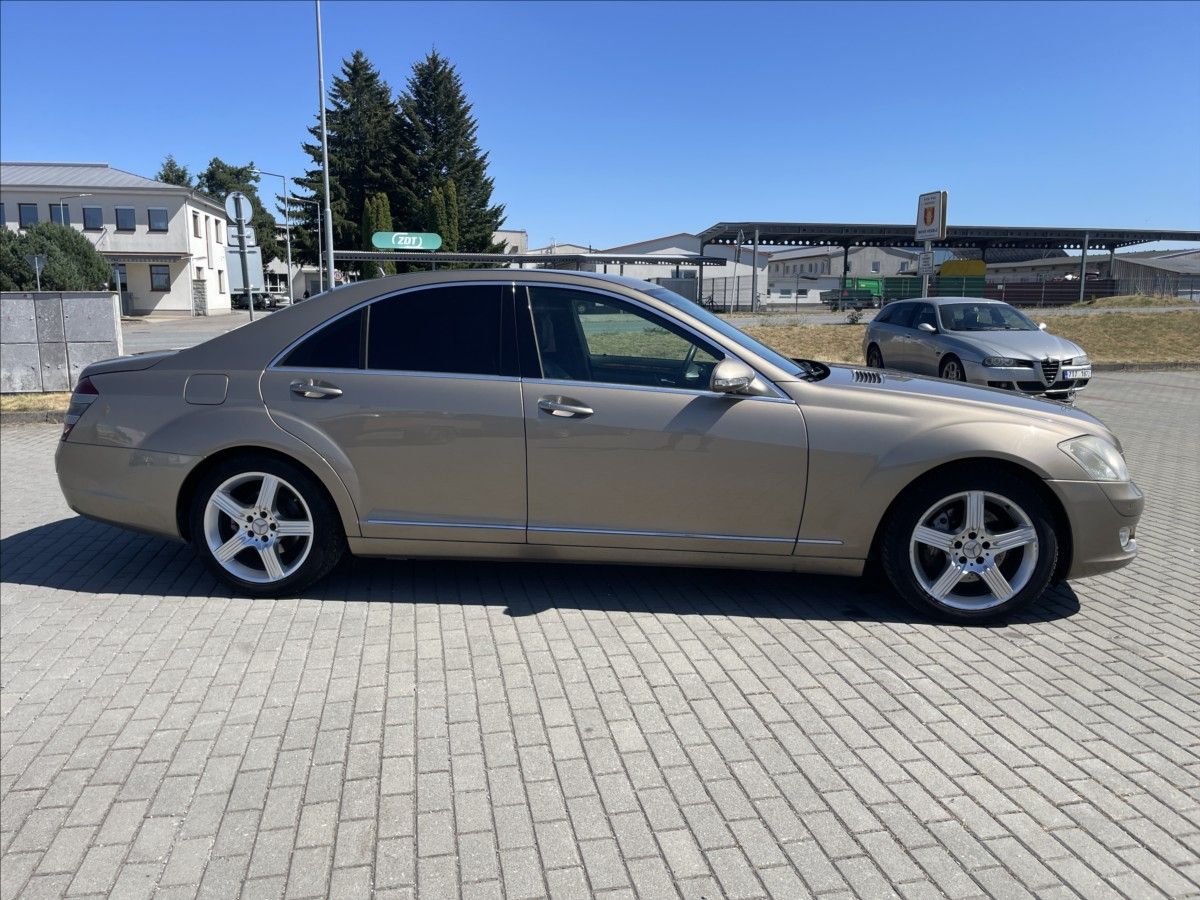 Mercedes-Benz Třídy S, 3,0 320CDi 155kw nutný servis - fotka 5
