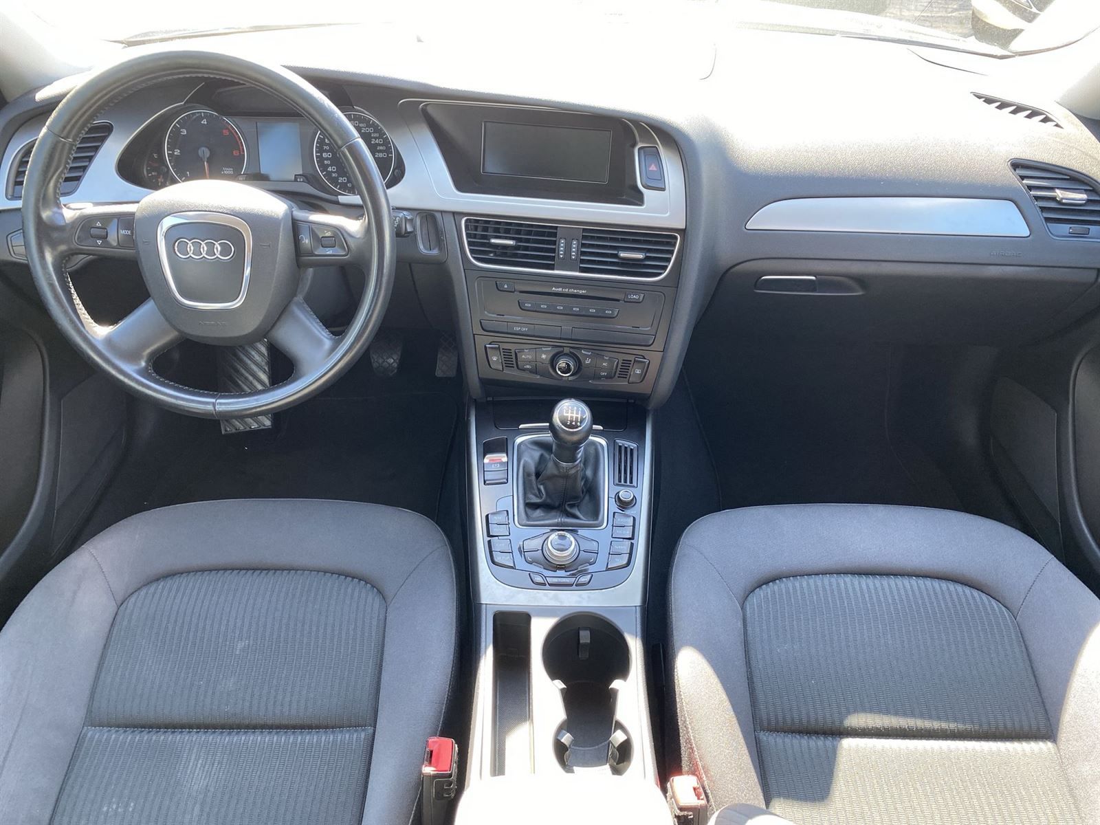 Audi A4, Avant 2.0 TDI - fotka 5