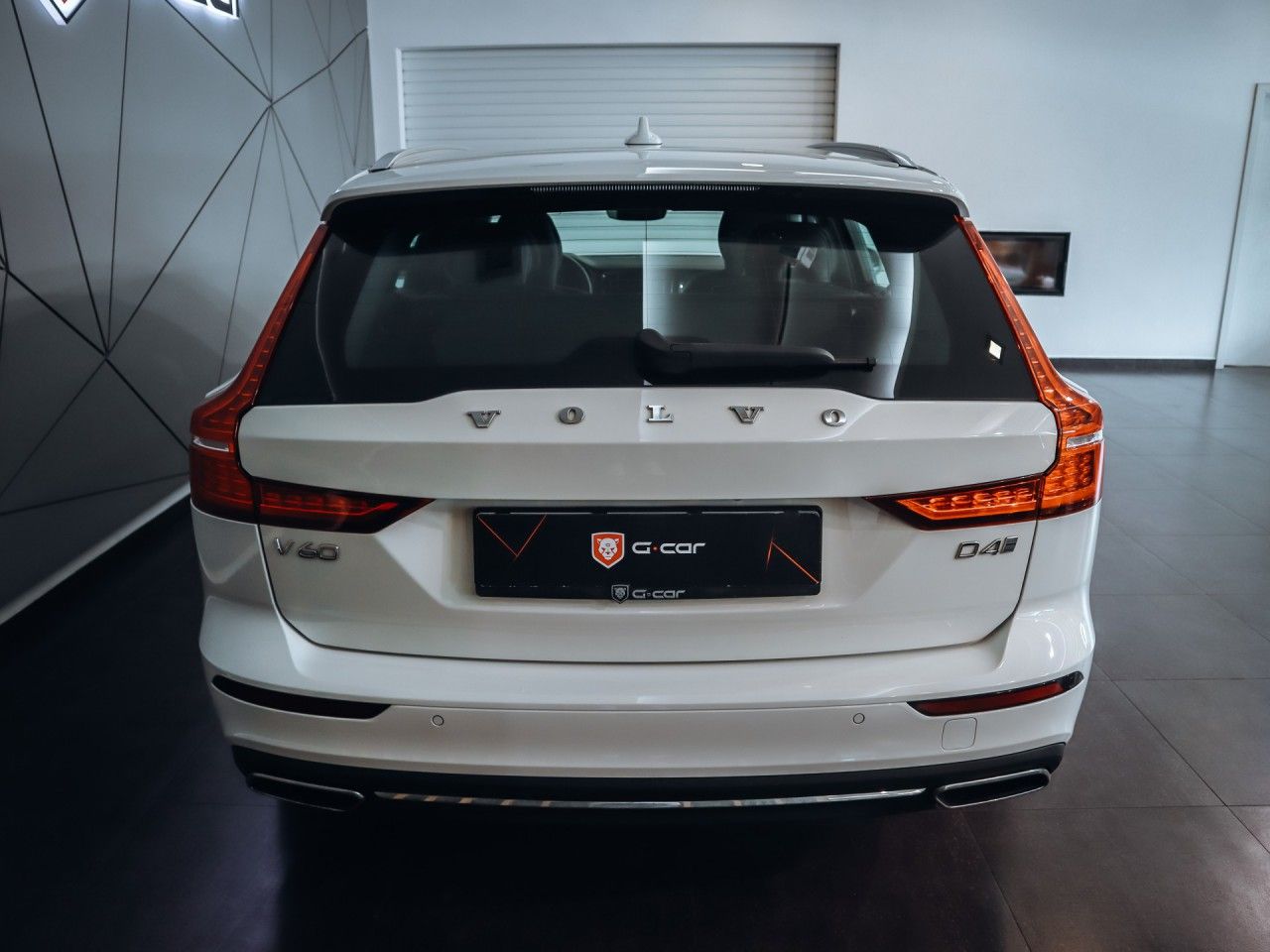 Volvo V60, D4 Inscription - fotka 5