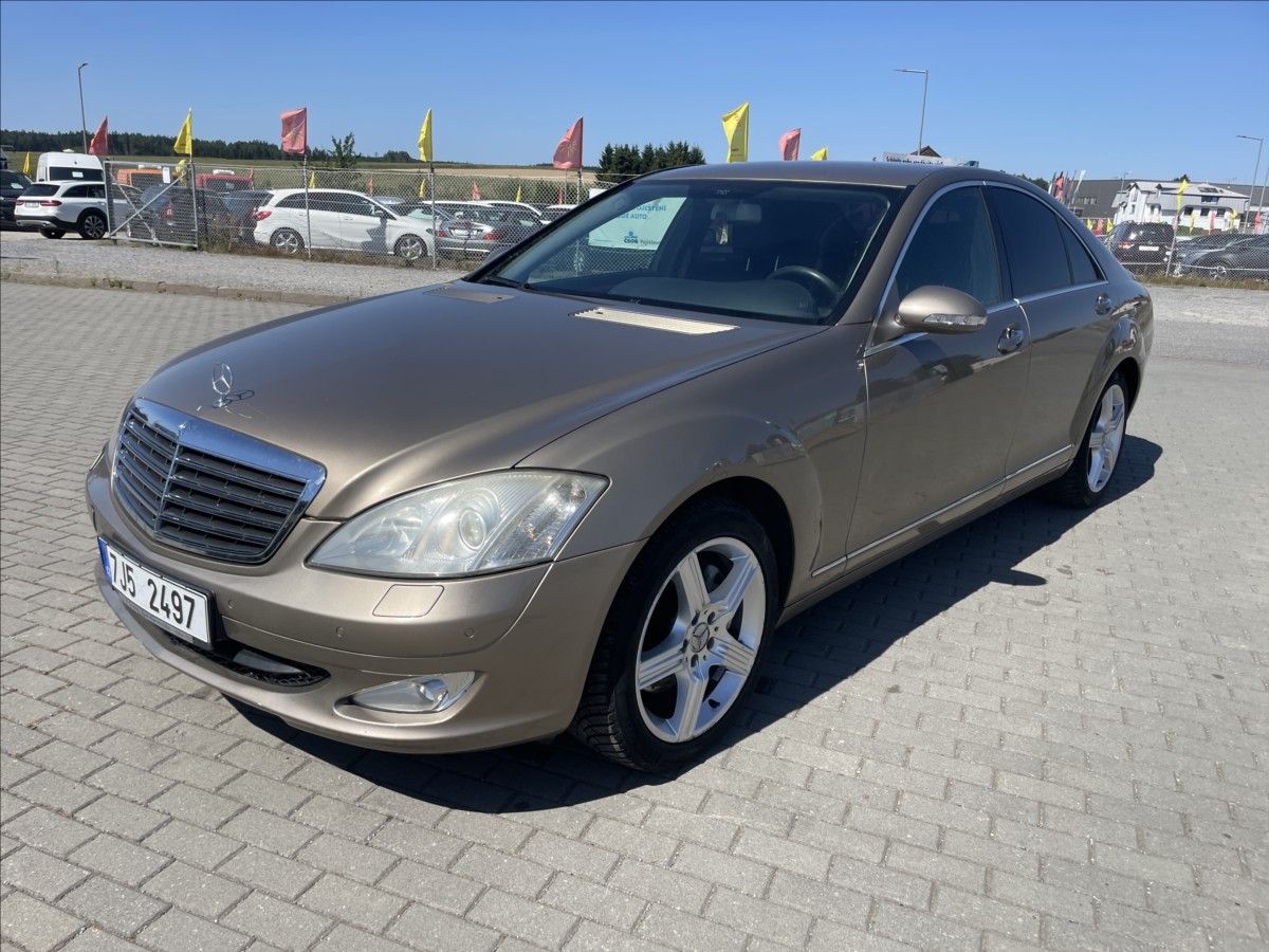 Mercedes-Benz Třídy S, 3,0 320CDi 155kw nutný servis