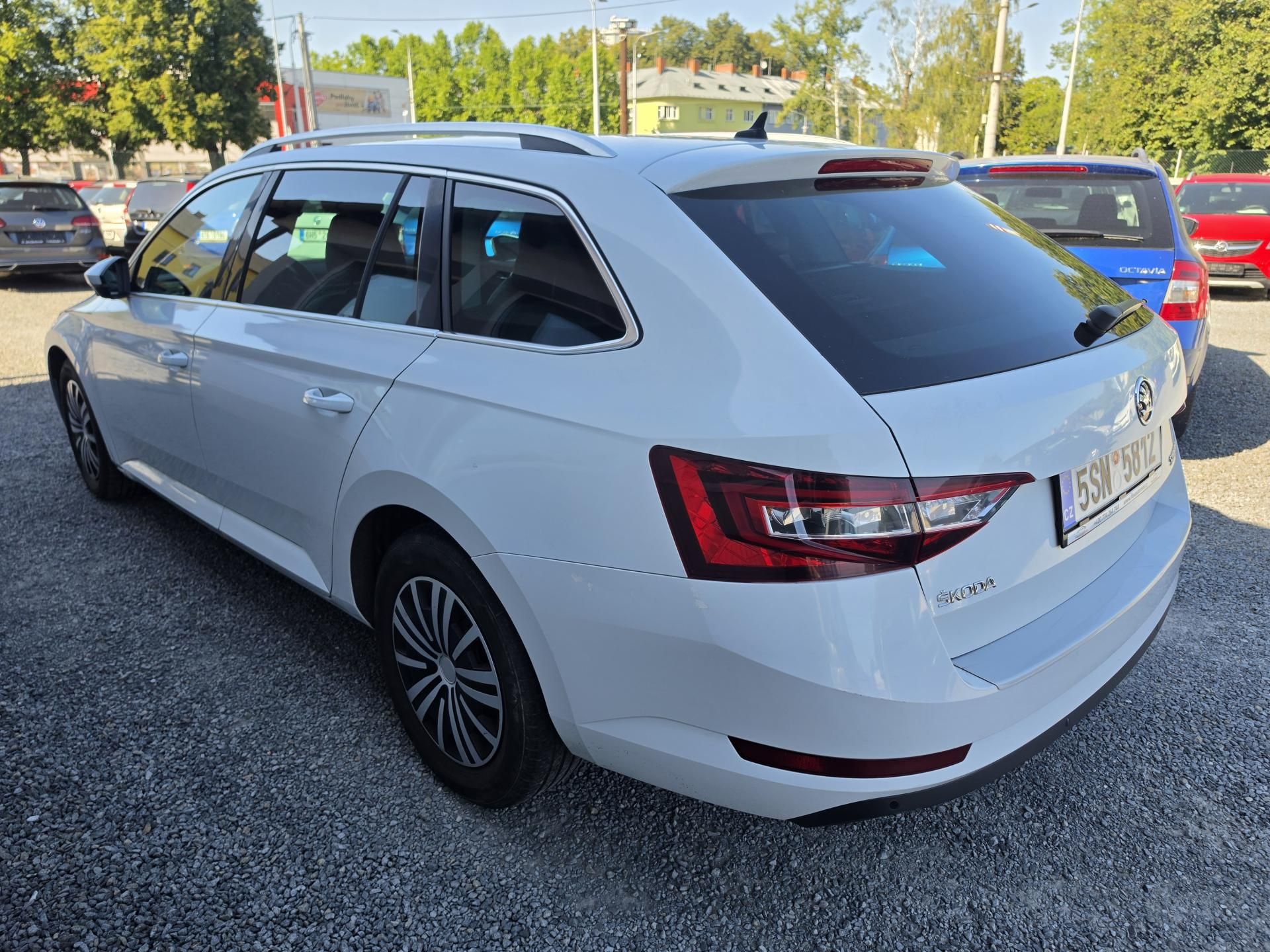 Škoda Superb, 2.0 TDI ALCANTRA Led DSG - fotka 3