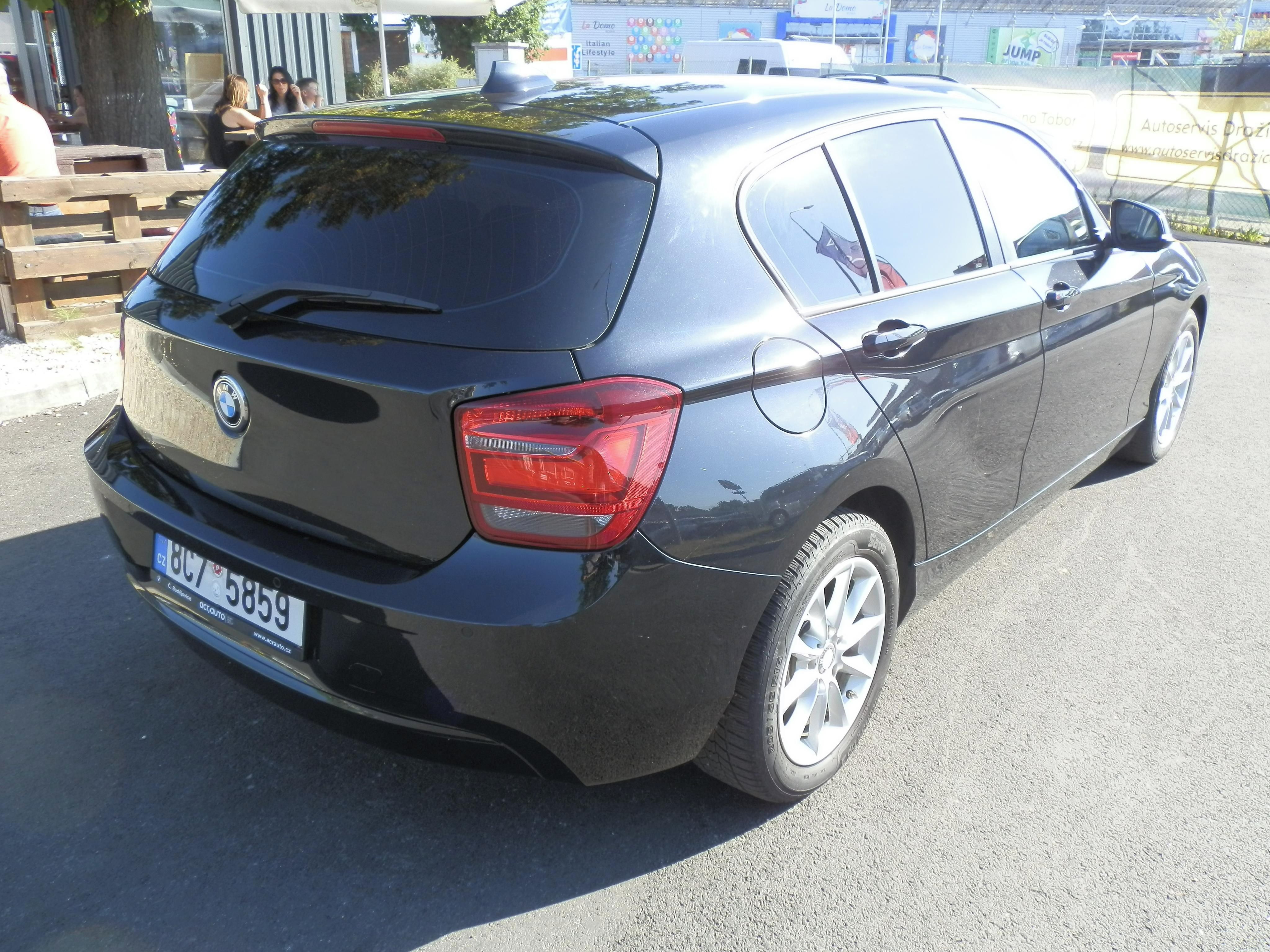 BMW Řada 1, 1,6i - fotka 5